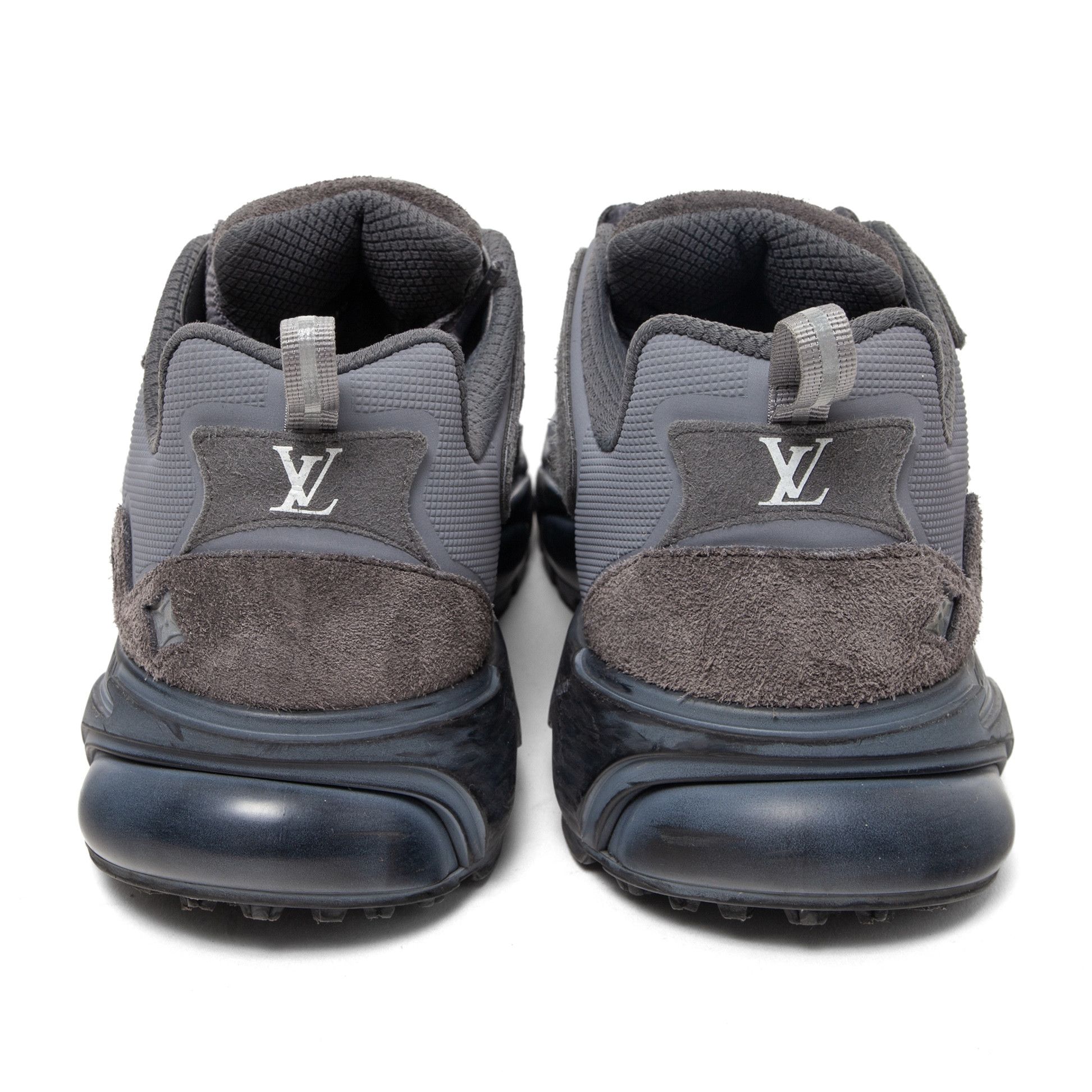 Louis Vuitton Runner Tatic Sneaker Grey Size US 7 / EU 40 - 6 Thumbnail