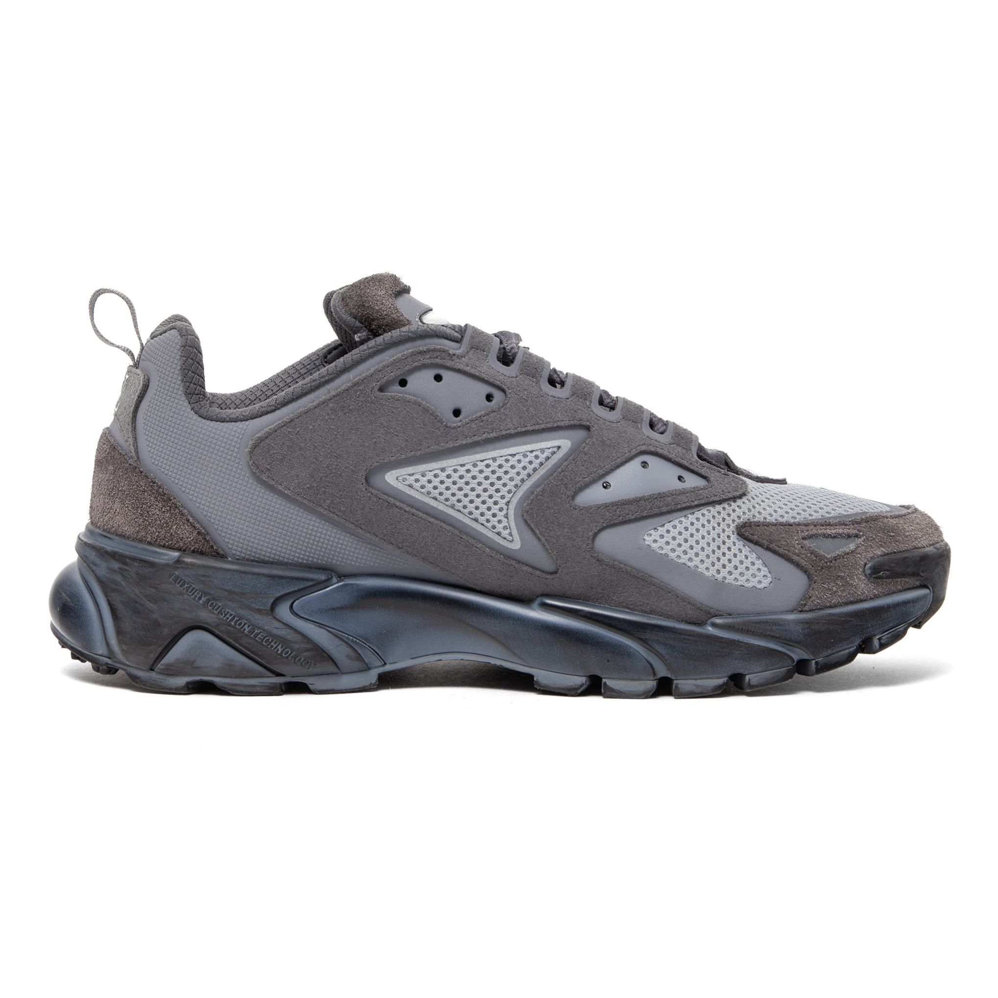 Louis Vuitton Runner Tatic Sneaker Grey Size US 7 / EU 40 - 4 Thumbnail