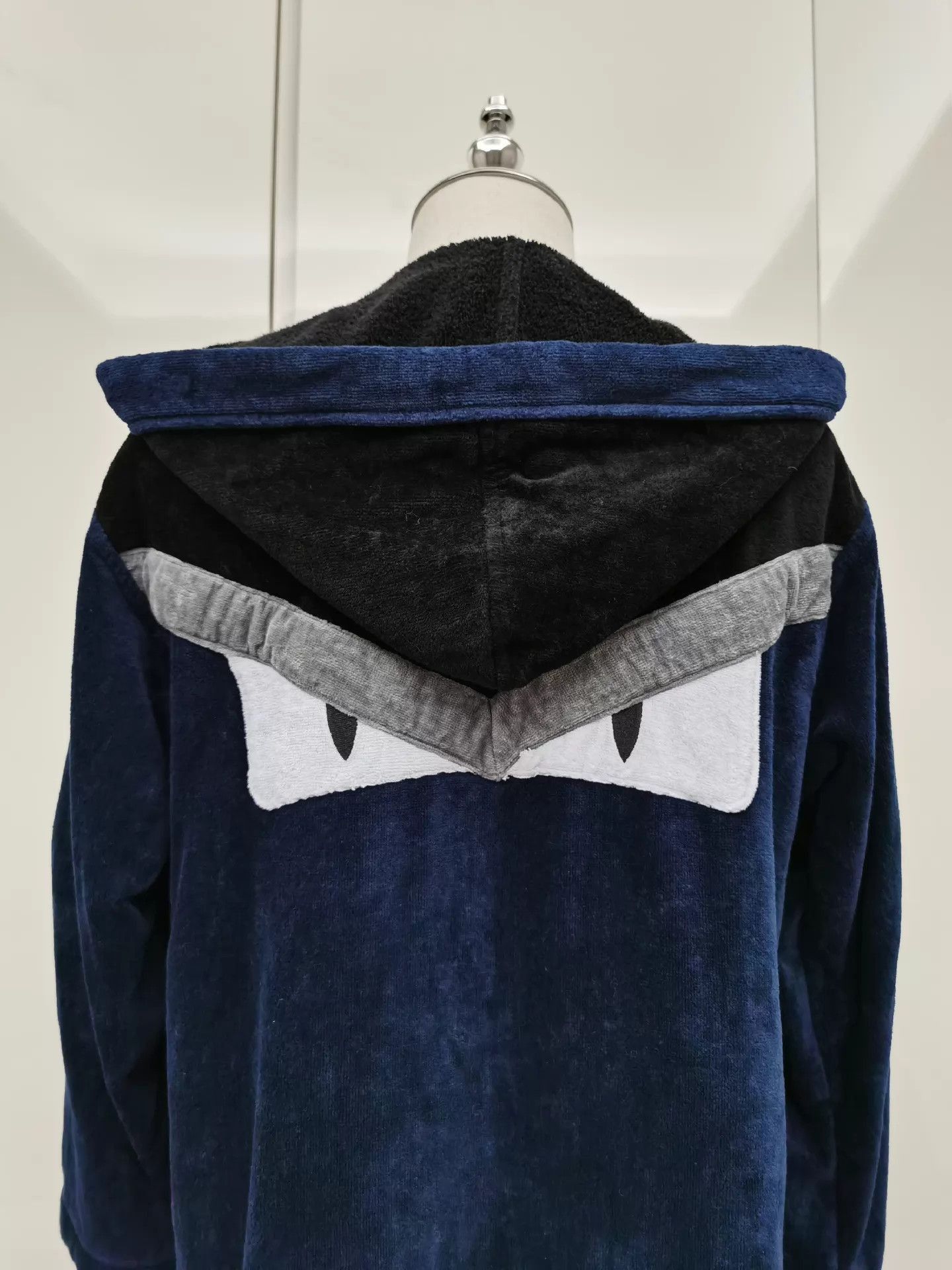 Fendi Unique Blue Monster Robe Jacket Size US M / EU 48-50 / 2 - 6 Thumbnail