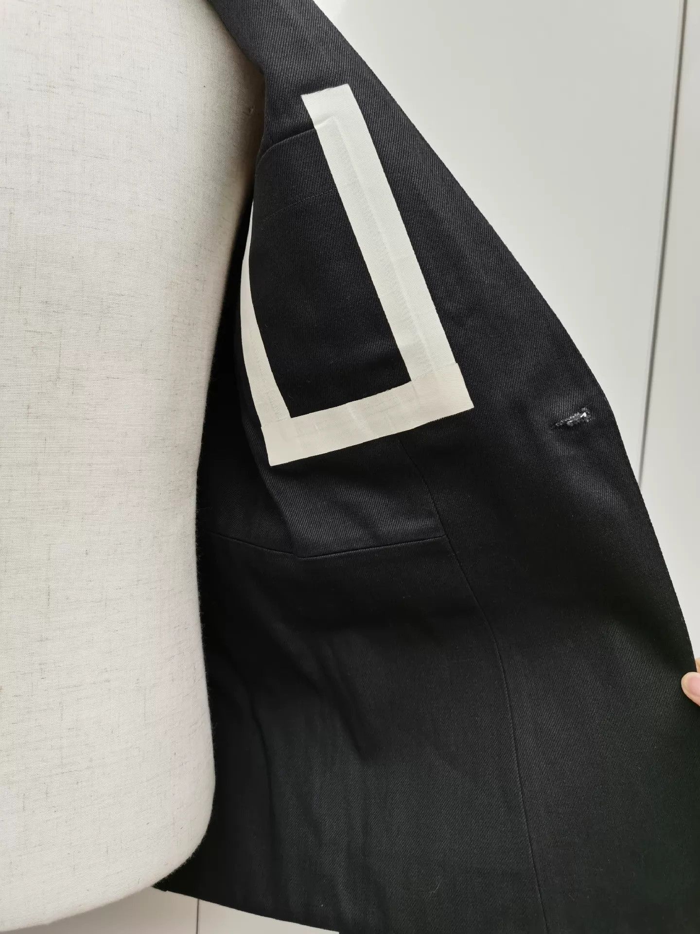 Boris Bidjan Saberi Sleek Black Blazer with Unique Structure Size US S / EU 44-46 / 1 - 6 Thumbnail