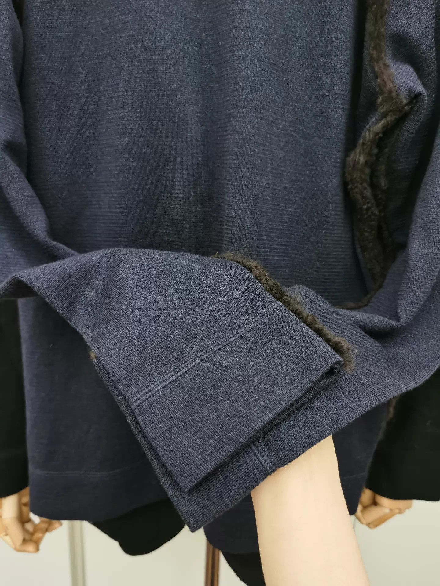 Fendi Navy Blue Wool/Silk/Cashmere Sweater Size US M / EU 48-50 / 2 - 8 Thumbnail
