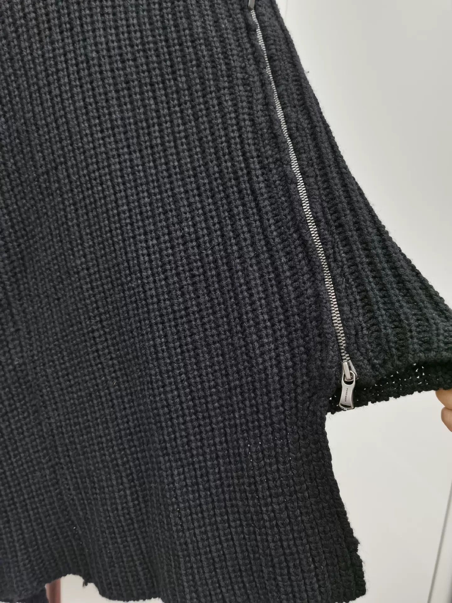 The Viridi-anne Unique Irregular Black Wool Sweater Size US L / EU 52-54 / 3 - 4 Thumbnail