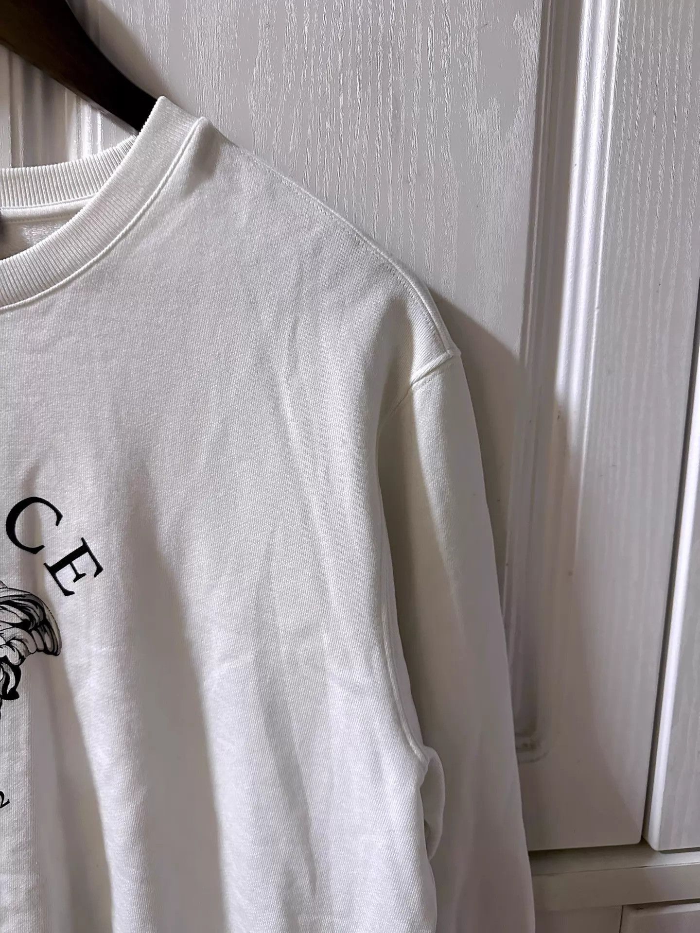 Versace Medusa Logo Runway Sweatshirt in White Size US M / EU 48-50 / 2 - 6 Thumbnail