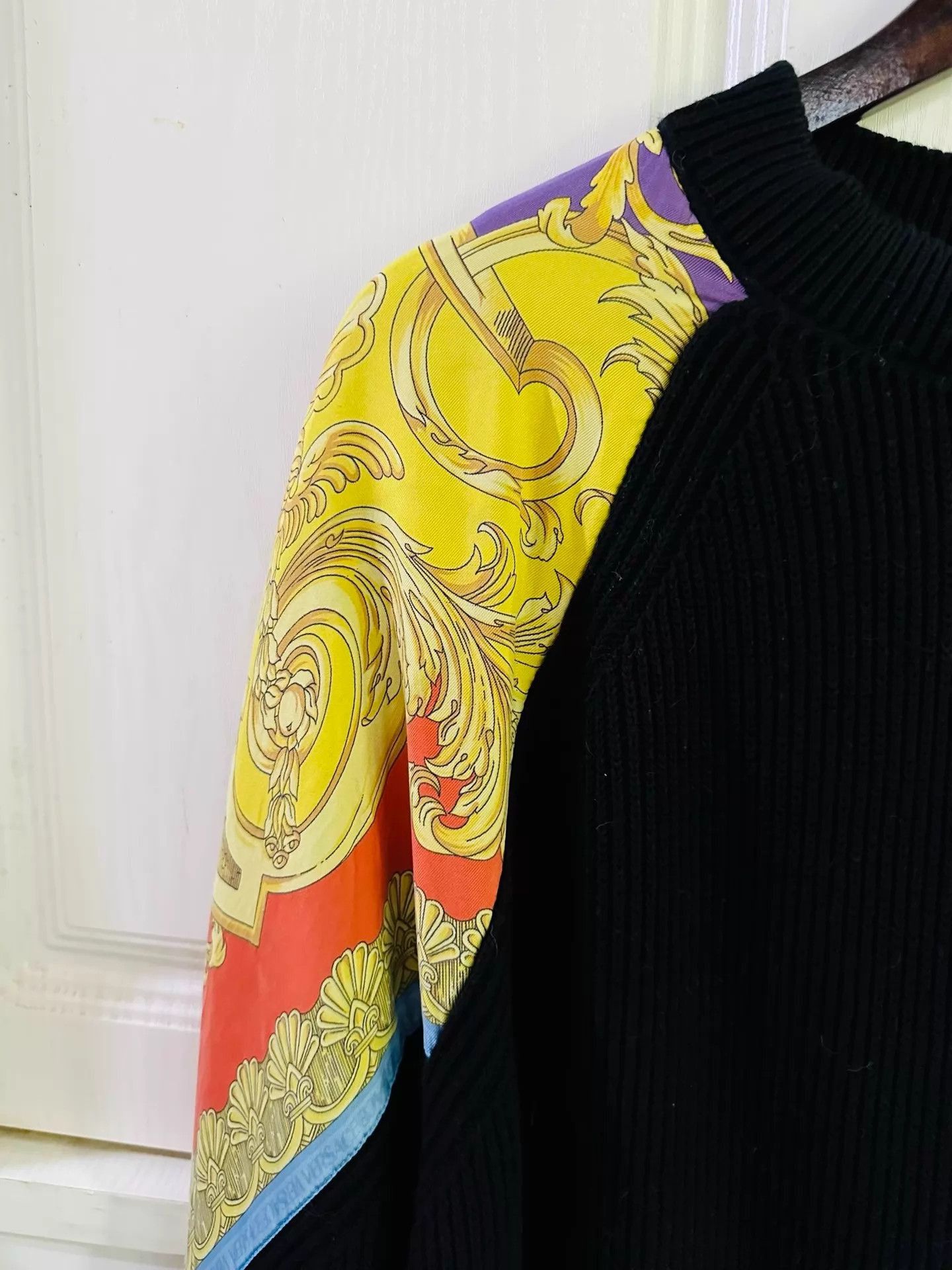 Versace Black and Gold Baroque Knit Sweater Size US L / EU 52-54 / 3 - 4 Thumbnail