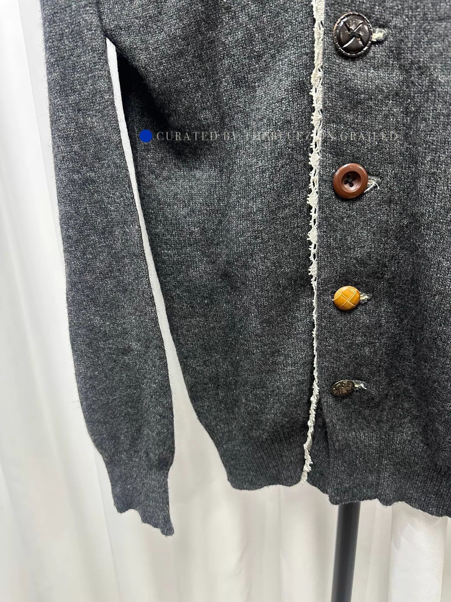 Geoffrey B. Small Intricate Lace Flower-Button Knit Sweater Size US S / EU 44-46 / 1 - 3 Thumbnail