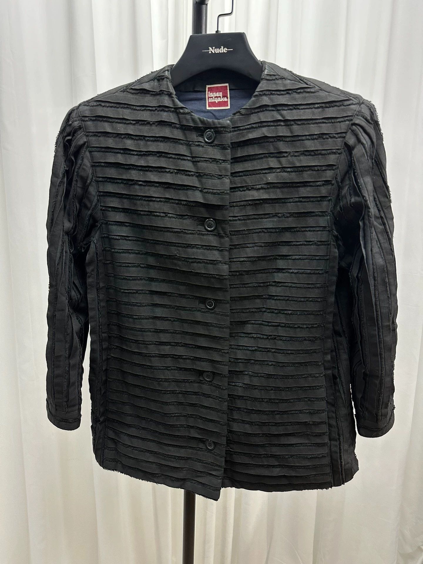 Issey Miyake Vintage Pleated Black Light Jacket Size US S / EU 44-46 / 1 - 2 Thumbnail