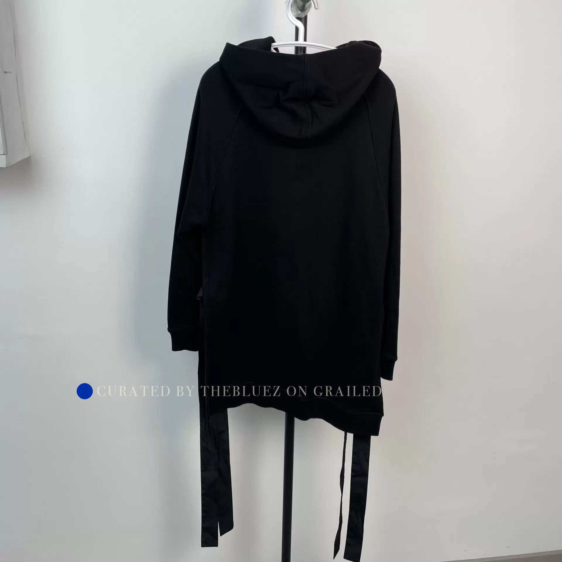 Valentino Minimalist Black Sweatshirt in XS Size US XS / EU 42 / 0 - 2 Thumbnail