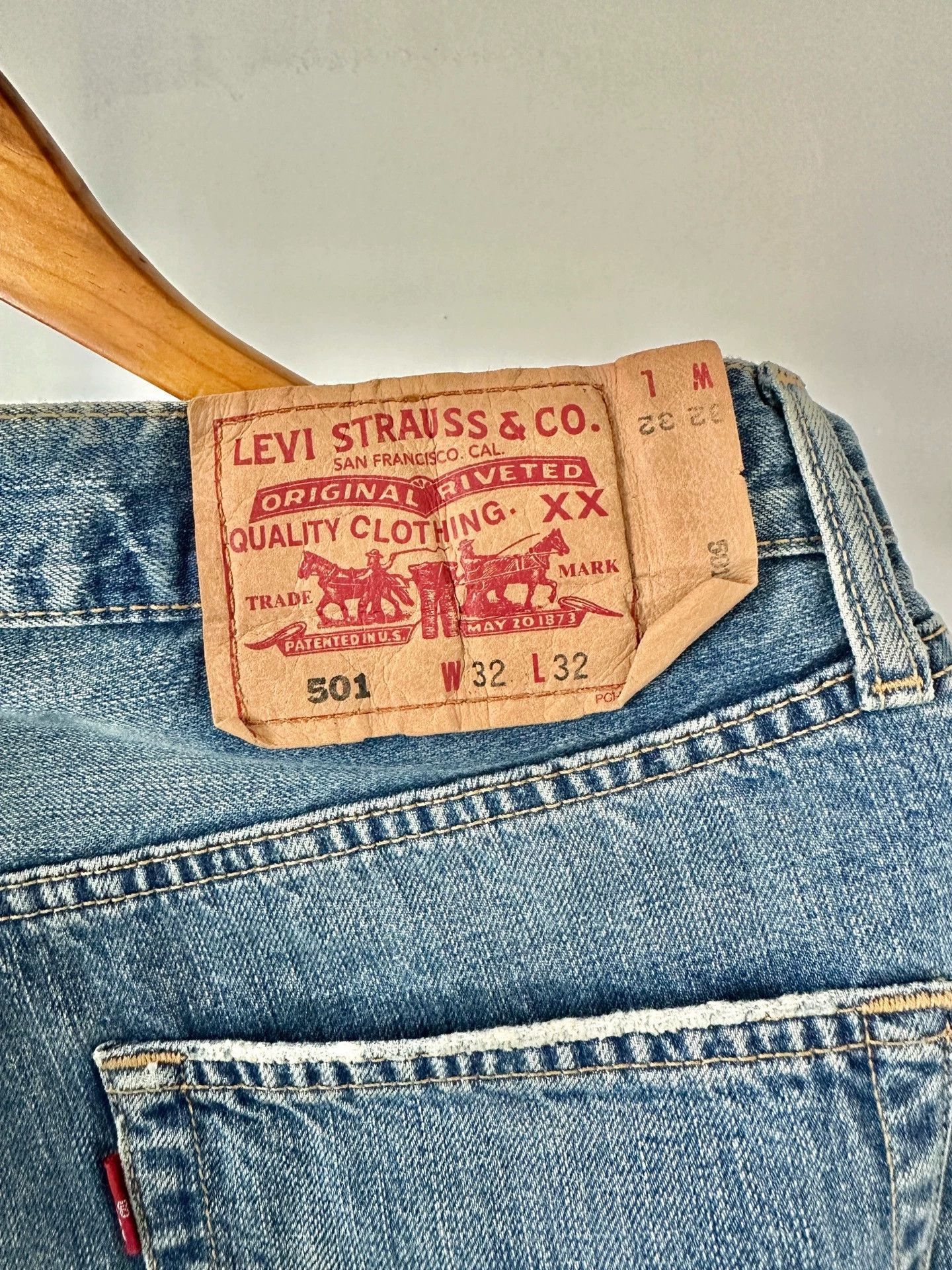 Levi's Classic Blue 501 Jeans in Size 32 Size US 32 / EU 48 - 6 Thumbnail