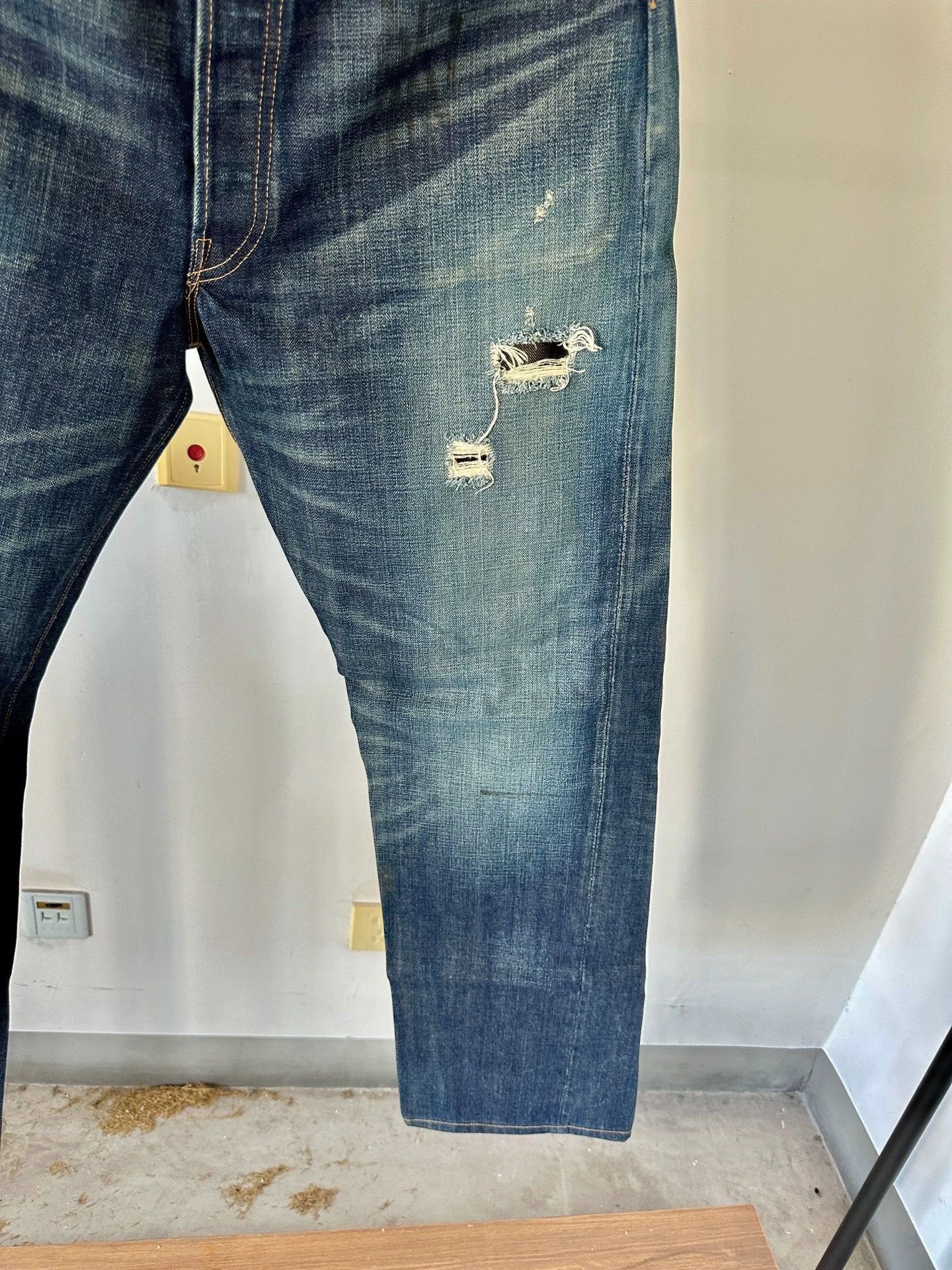 Levi's Classic Distressed Denim in Blue Size US 36 / EU 52 - 4 Thumbnail