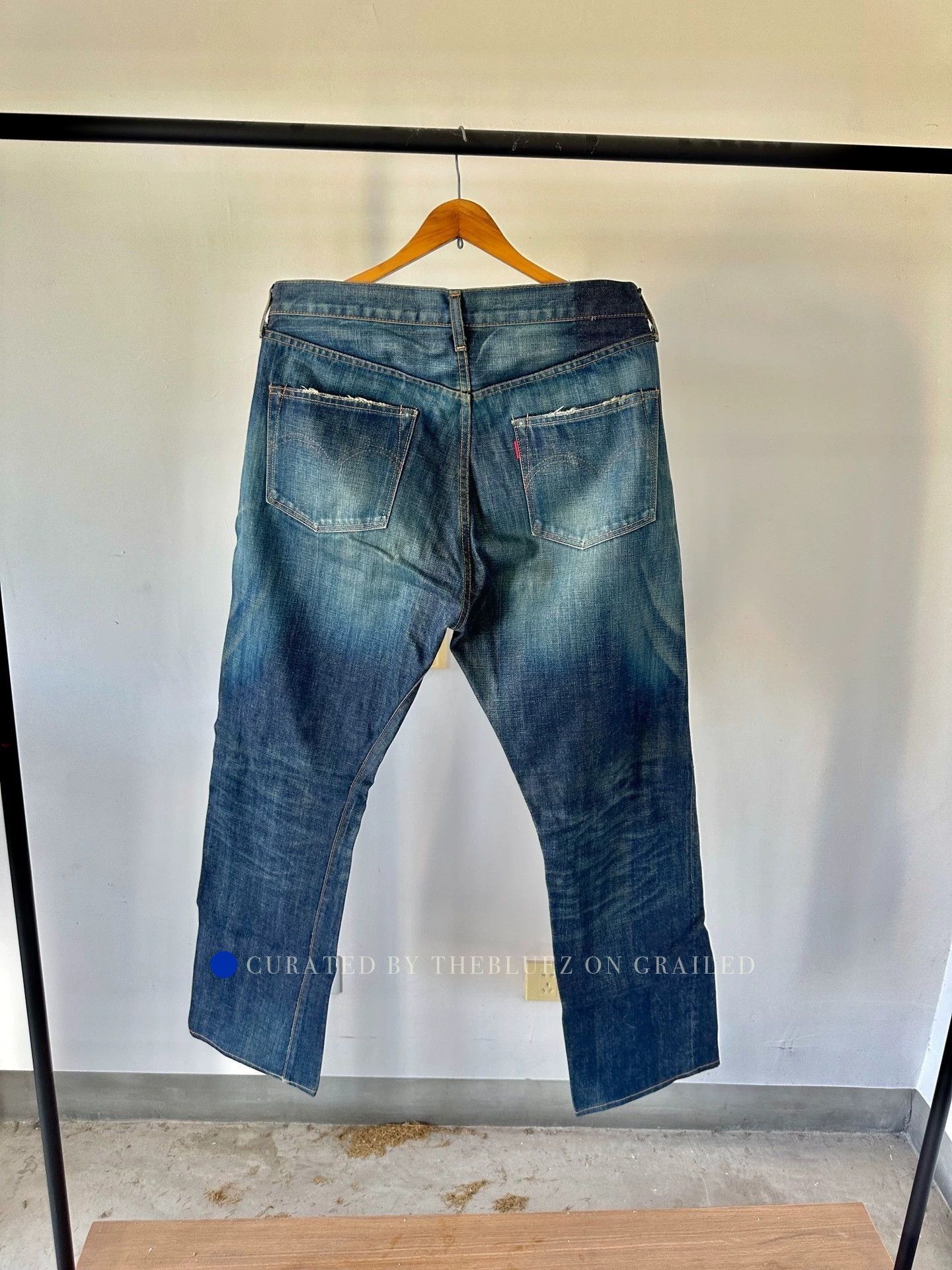 Levi's Classic Distressed Denim in Blue Size US 36 / EU 52 - 5 Thumbnail