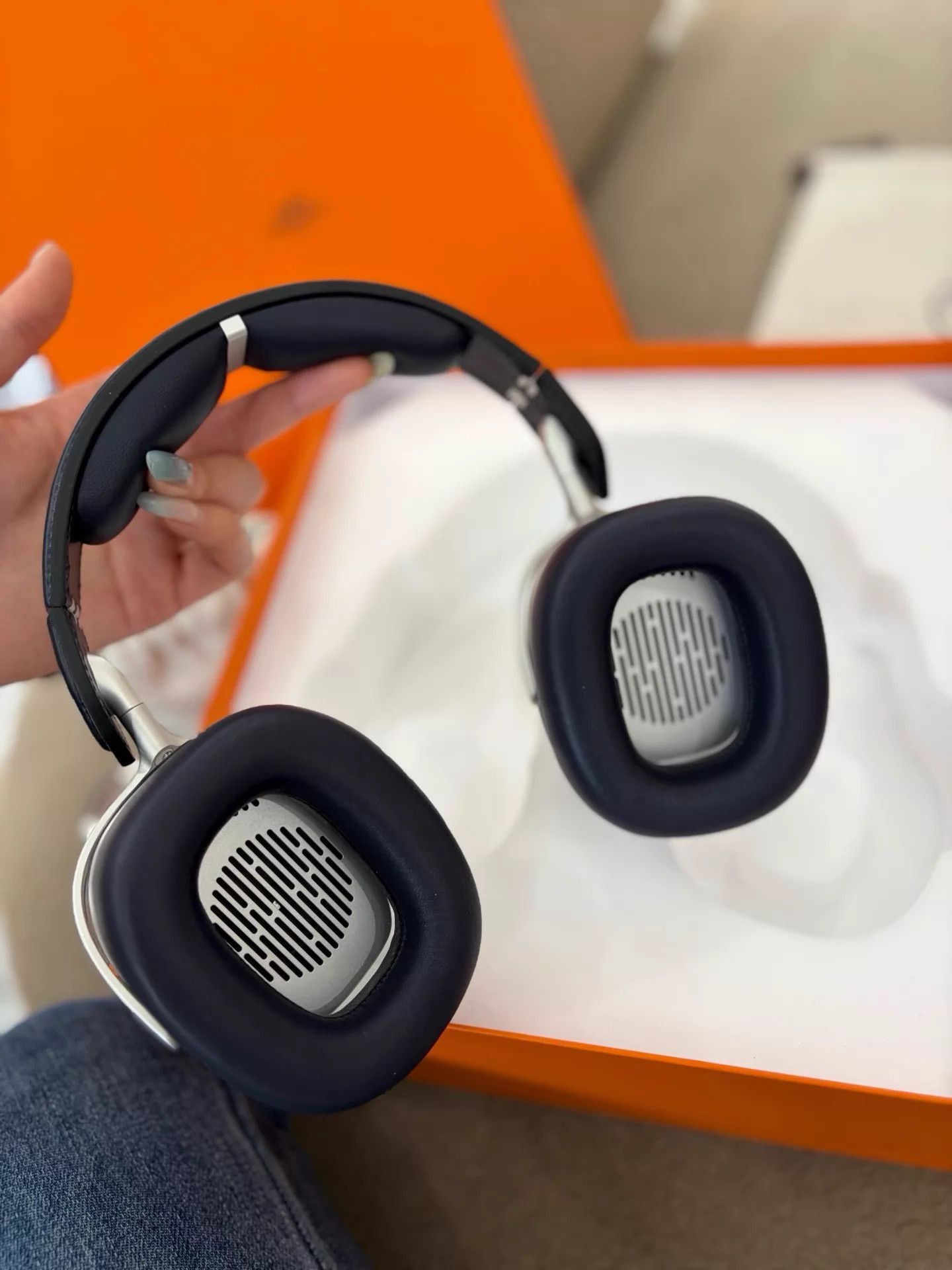 Hermes Black Lambskin Earbuds in Mint Condition Size ONE SIZE - 2 Thumbnail