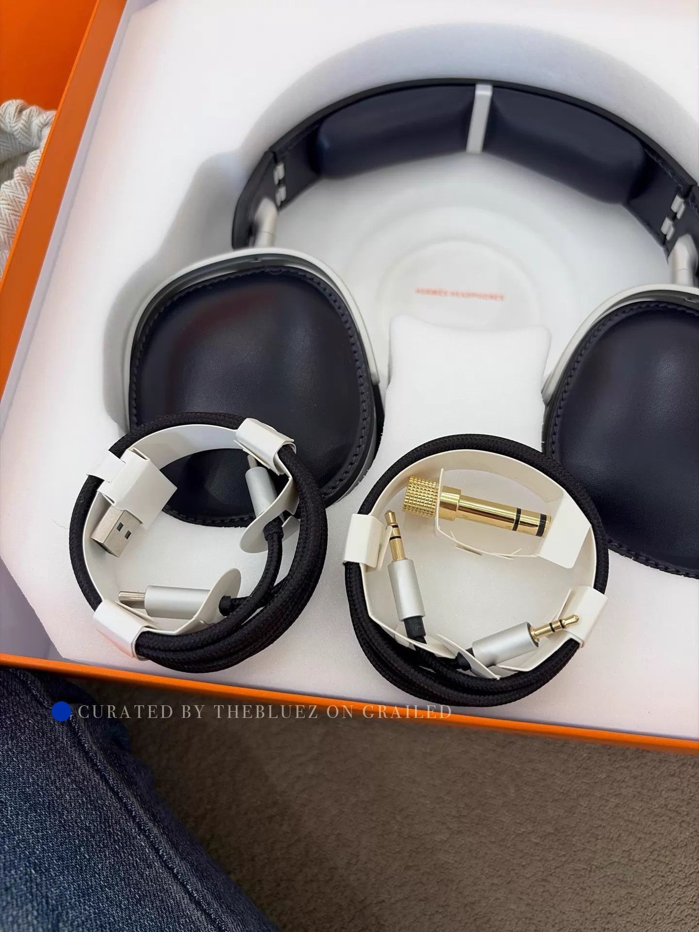 Hermes Black Lambskin Earbuds in Mint Condition Size ONE SIZE - 3 Thumbnail