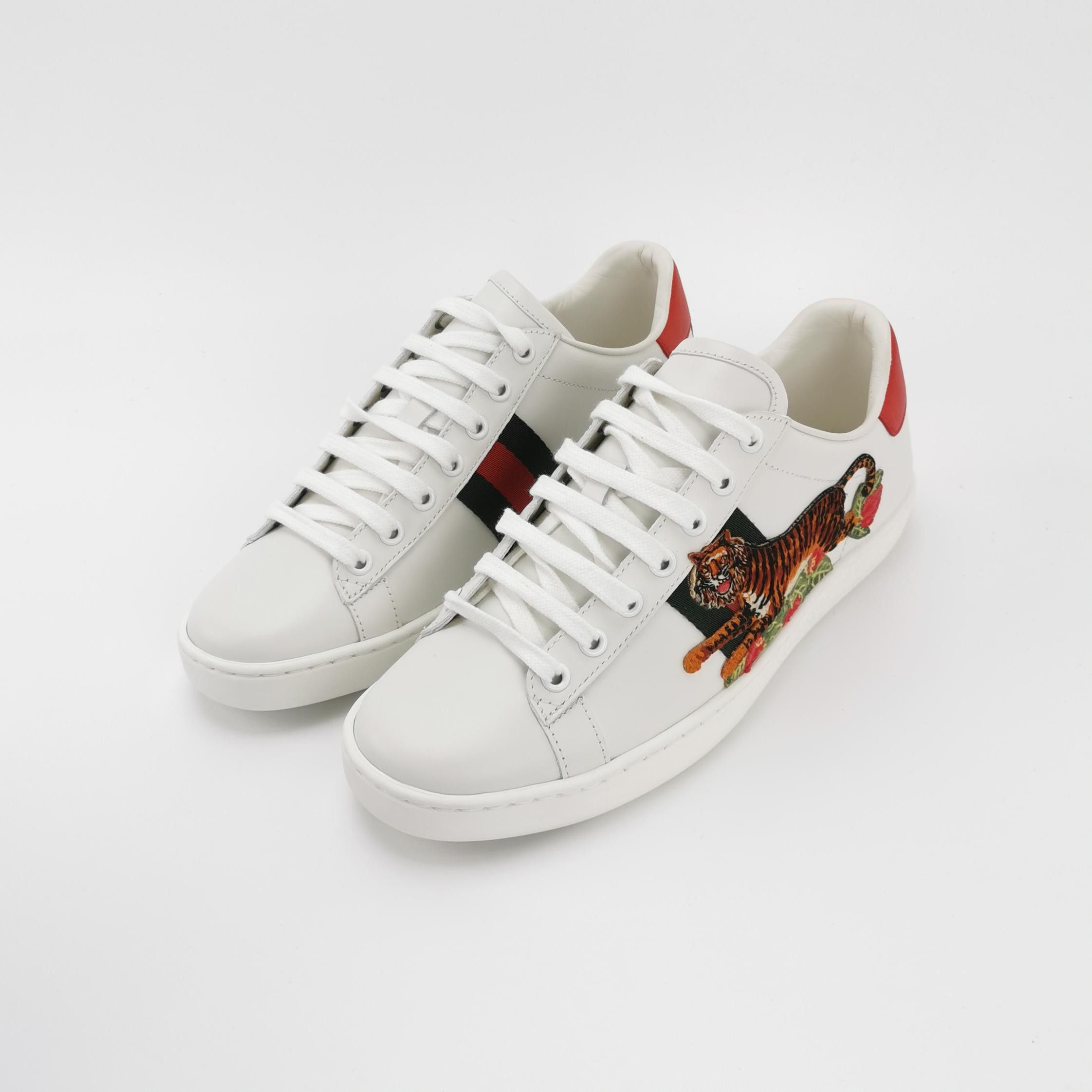 Gucci Gucci Women 7-5 Lowtop Sneakers Size US 7.5 / IT 37.5 - 2 Thumbnail