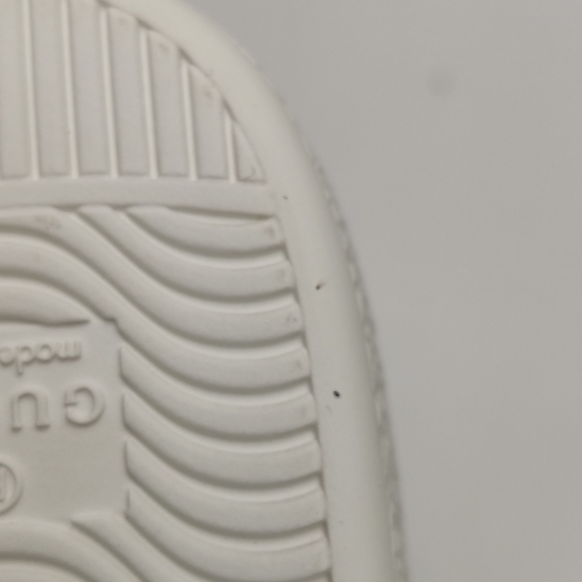 Gucci Gucci Women 7-5 Lowtop Sneakers Size US 7.5 / IT 37.5 - 10 Thumbnail