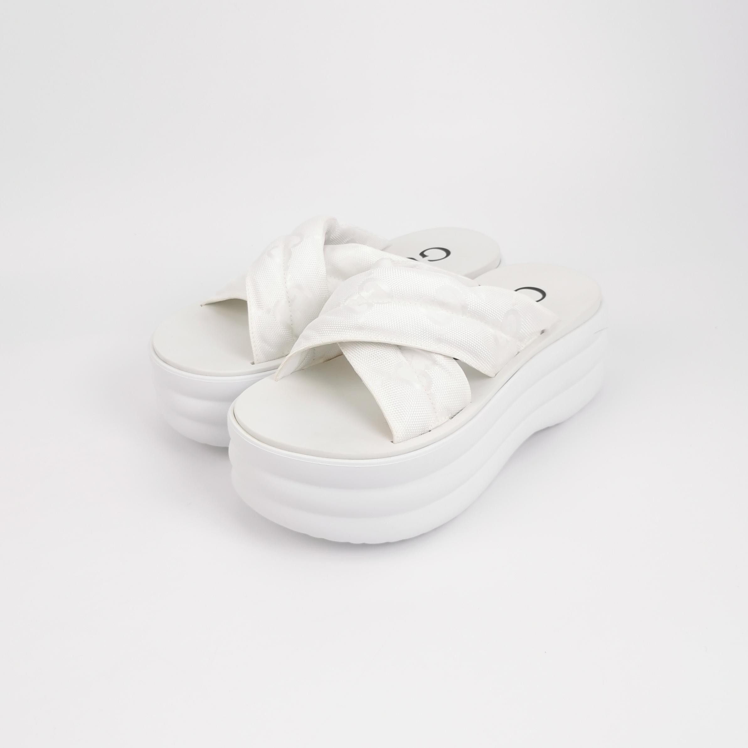 Gucci Gucci Women 7 Sandals Size US 7 / IT 37 - 2 Thumbnail