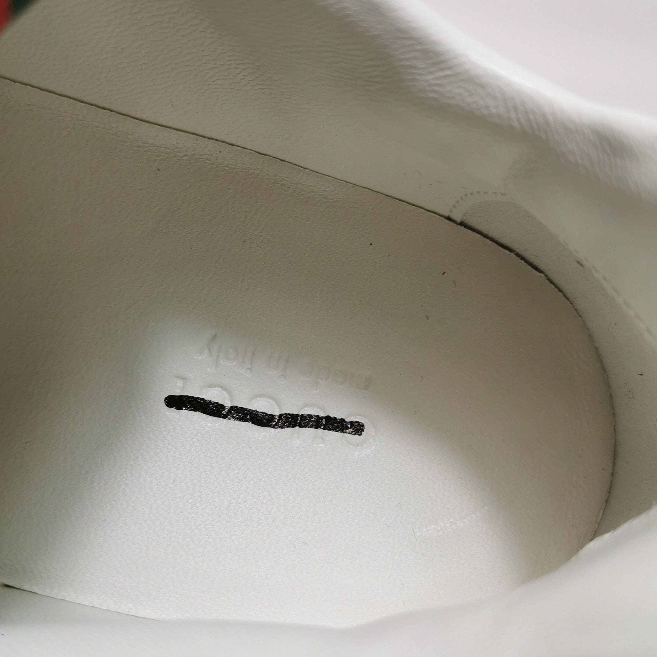 Gucci Gucci Women 8-5 Lowtop Sneakers Size US 8.5 / IT 38.5 - 14 Thumbnail