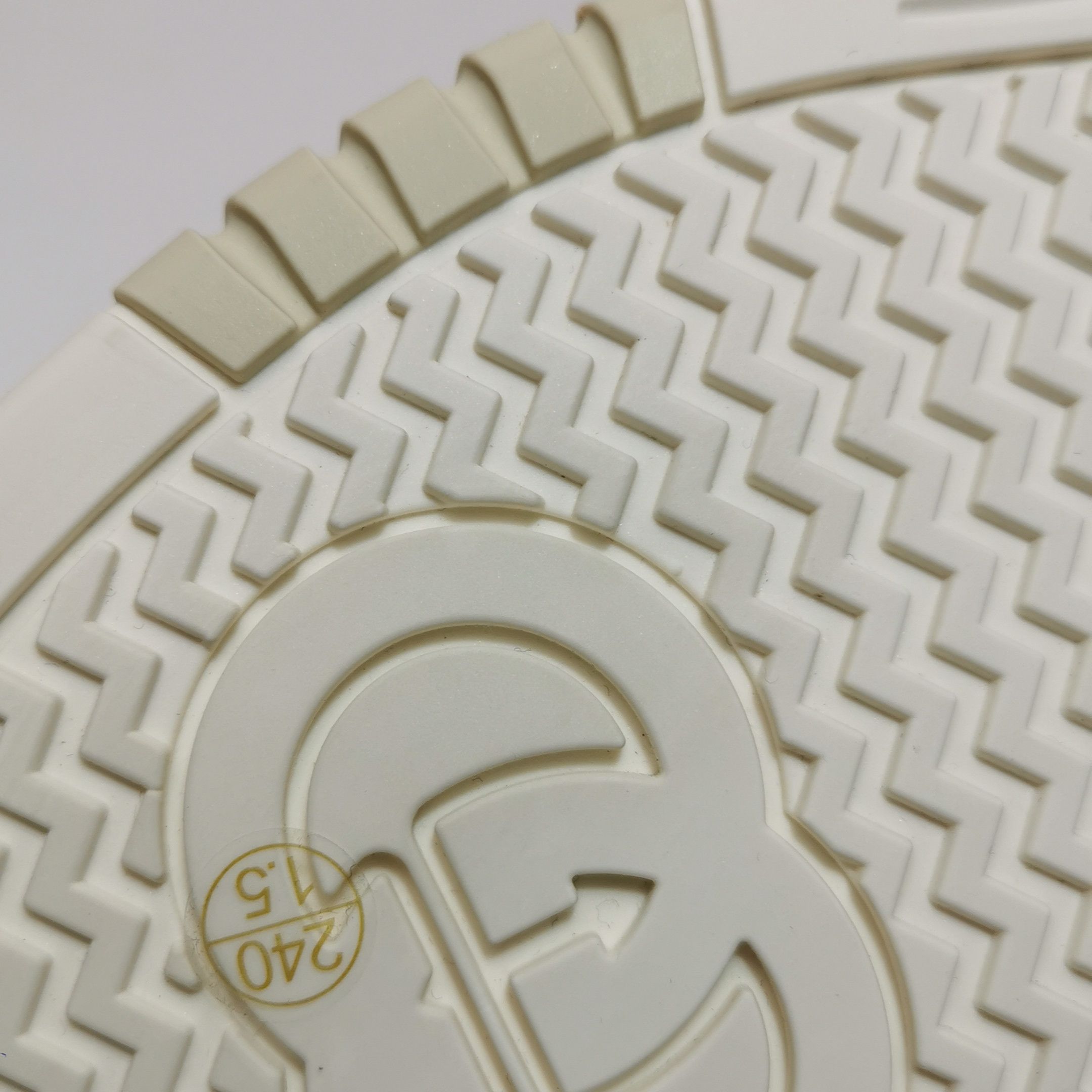 Gucci Gucci Women 8-5 Lowtop Sneakers Size US 8.5 / IT 38.5 - 12 Thumbnail