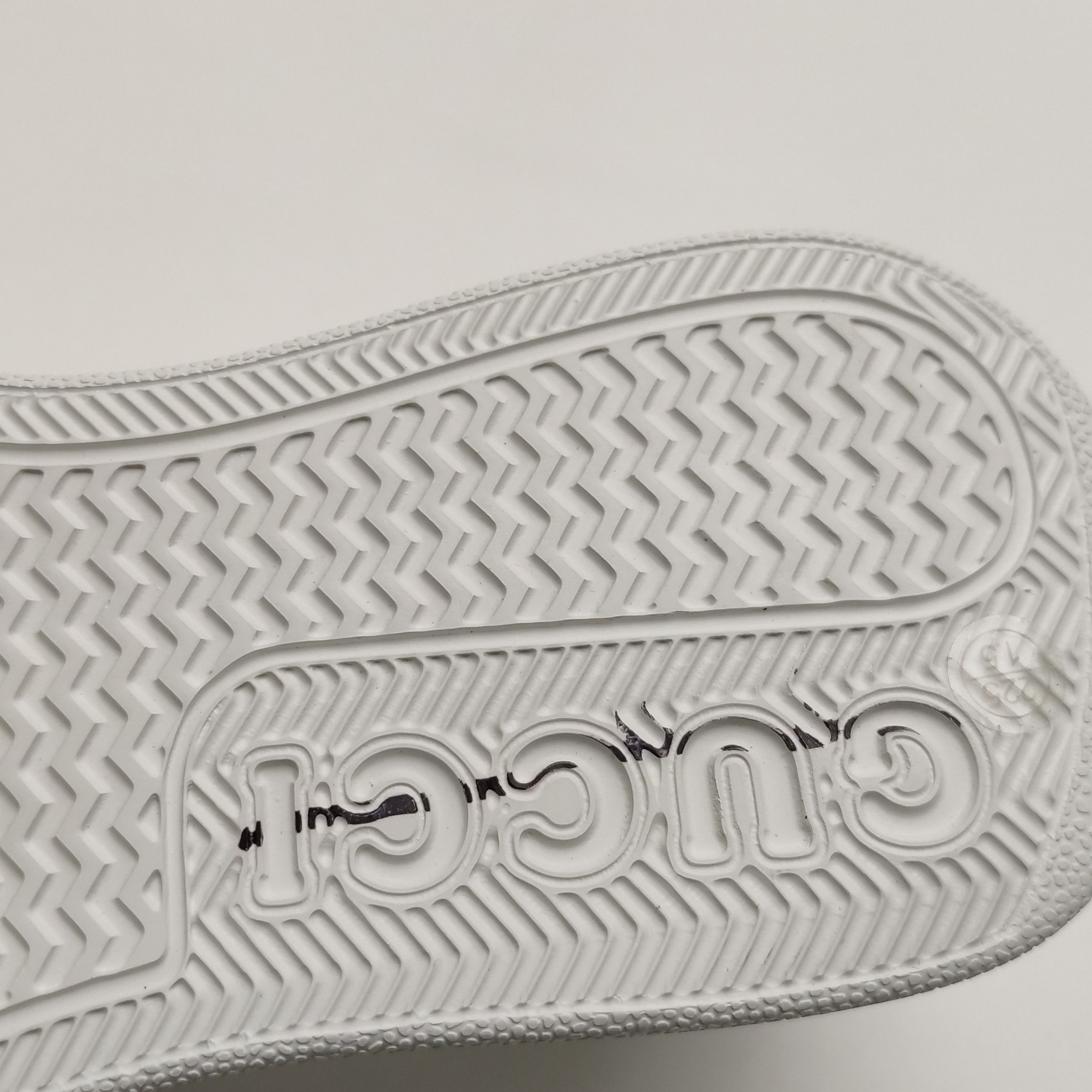 Gucci Gucci Women 5-5 Lowtop Sneakers Size US 5.5 / IT 35.5 - 10 Thumbnail