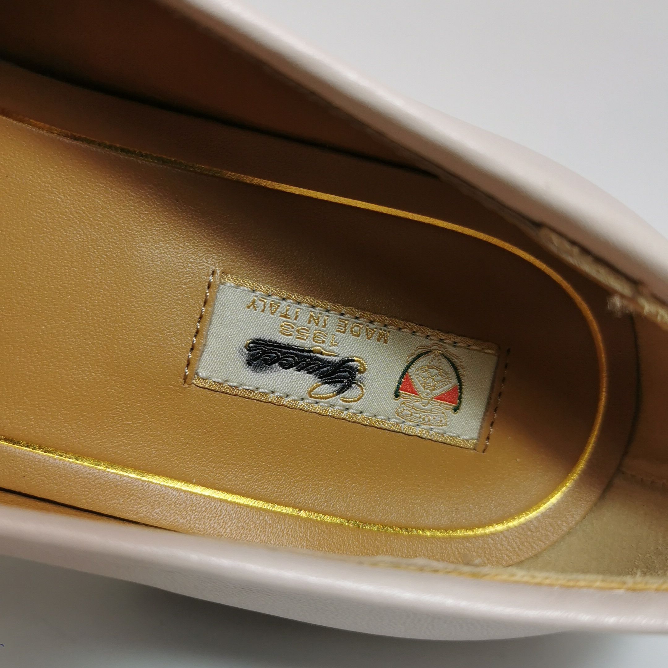 Gucci Gucci Women 5-5 Flats Size US 5.5 / IT 35.5 - 13 Thumbnail
