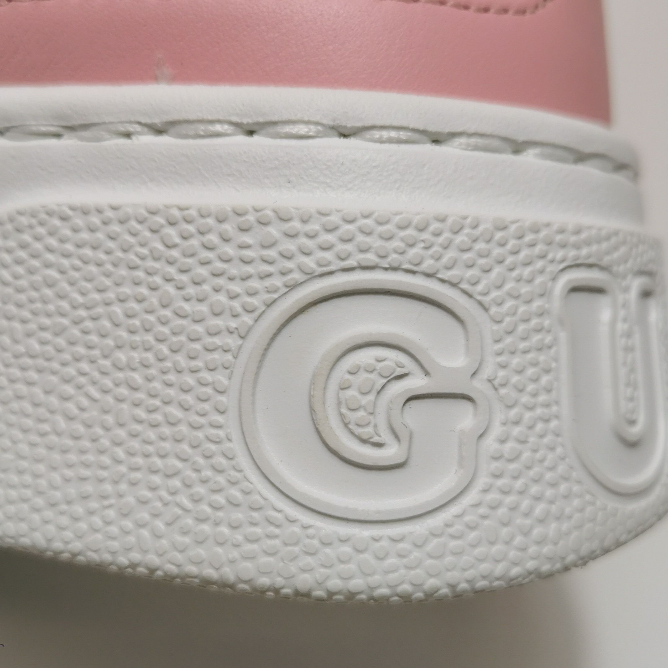 Gucci Gucci Women 5 Lowtop Sneakers Size US 5 / IT 35 - 9 Thumbnail