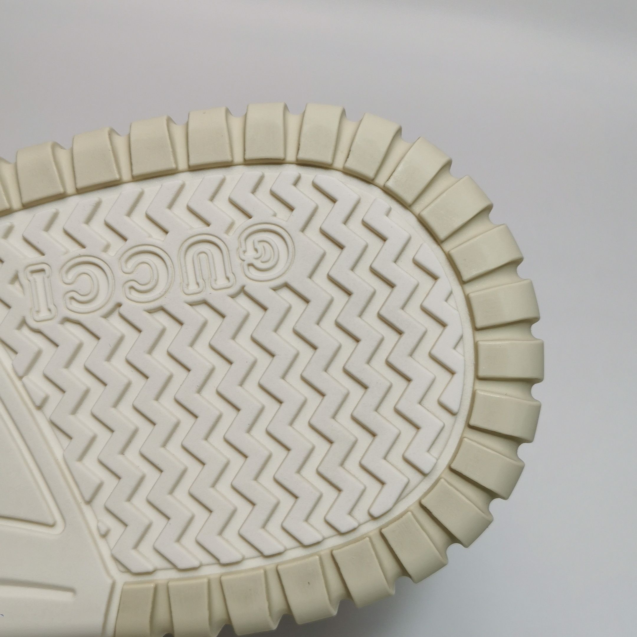 Gucci Gucci Women 9 Lowtop Sneakers Size US 9 / IT 39 - 10 Thumbnail