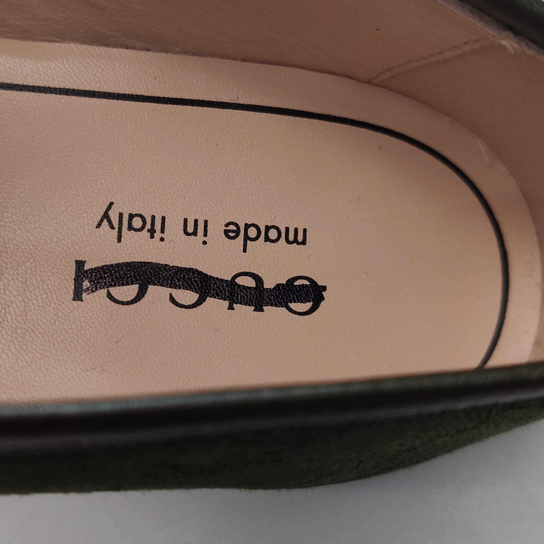 Gucci Gucci Women 7-5 Flats Size US 7.5 / IT 37.5 - 12 Thumbnail