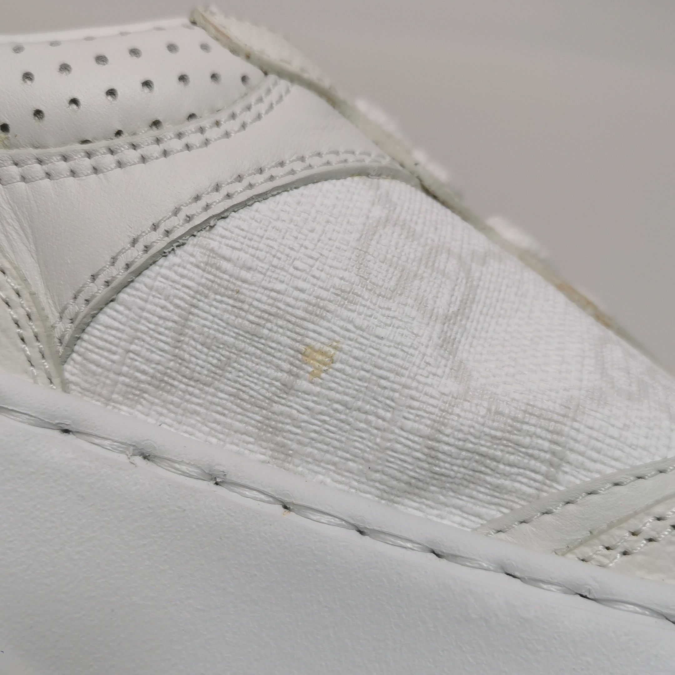 Gucci Gucci Women 5 Lowtop Sneakers Size US 5 / IT 35 - 12 Thumbnail