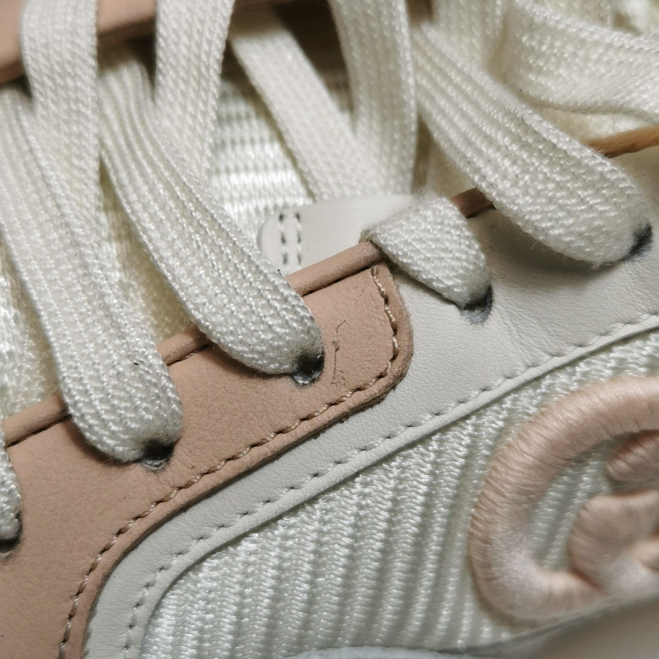 Gucci Gucci Women 7-5 Lowtop Sneakers Size US 7.5 / IT 37.5 - 9 Thumbnail