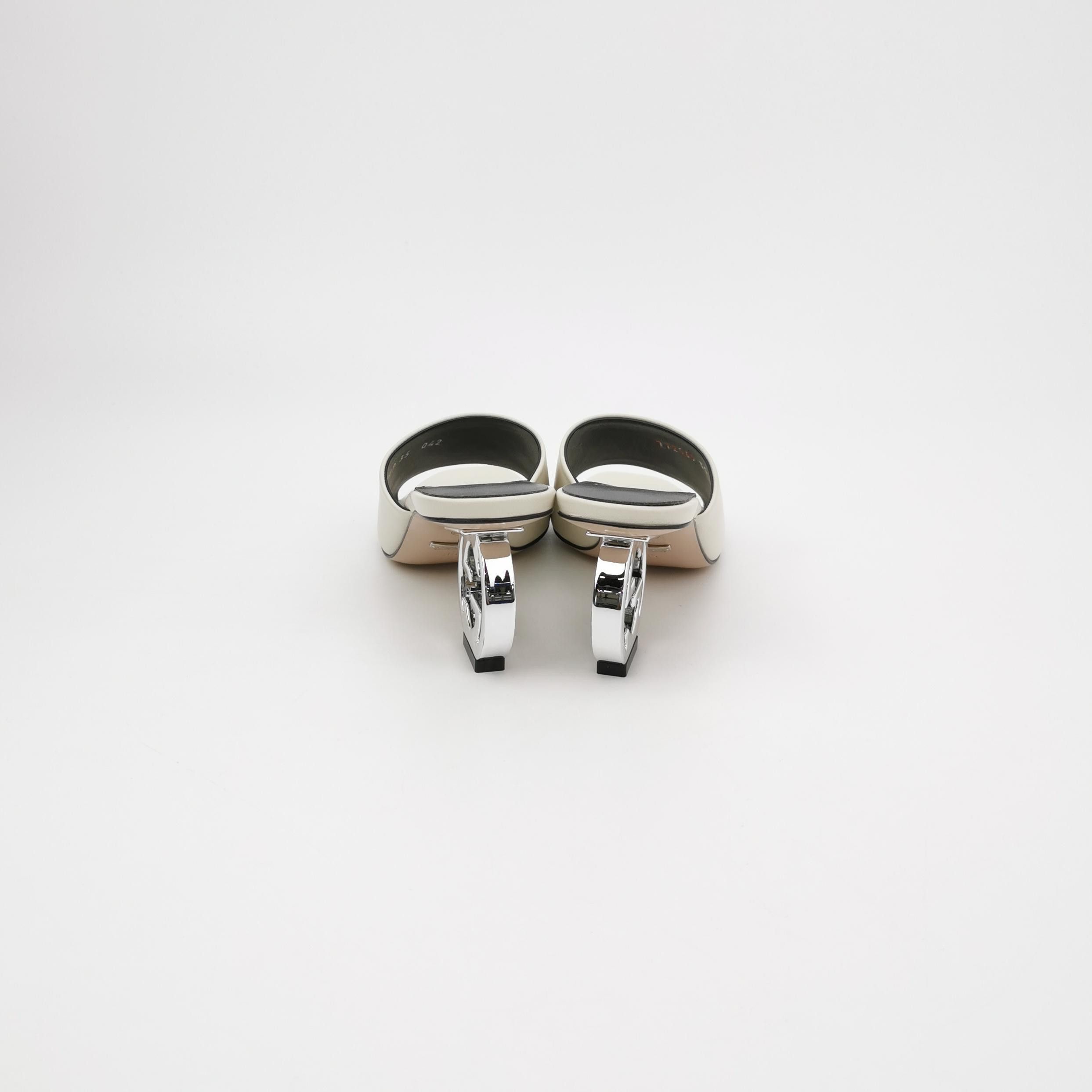Gucci Gucci Women 5 Sandals Size US 5 / IT 35 - 4 Thumbnail
