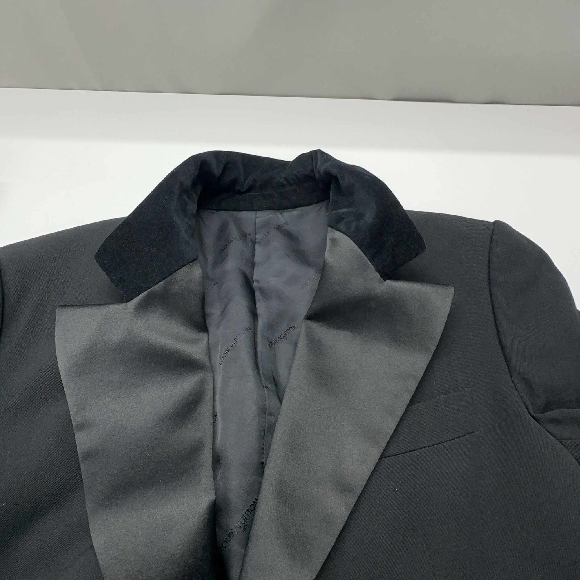 Louis Vuitton Louis Vuitton Split Sleeve Wool Blazer Size 34 Size XXS / US 00 / IT 34 - 5 Thumbnail