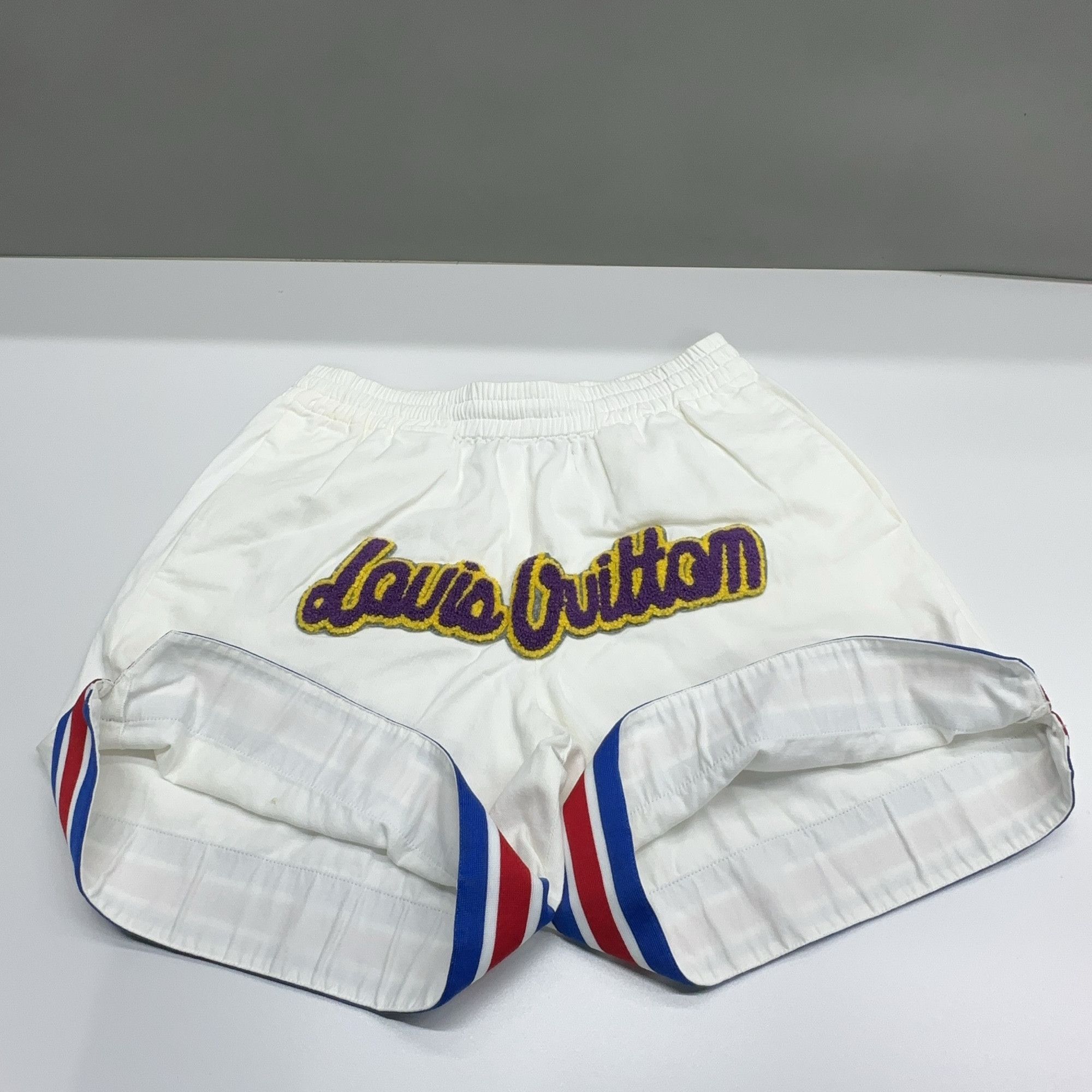 Louis Vuitton Louis Vuitton x NBA Basketball Shorts Size XS Size US 28 / EU 44 - 7 Thumbnail