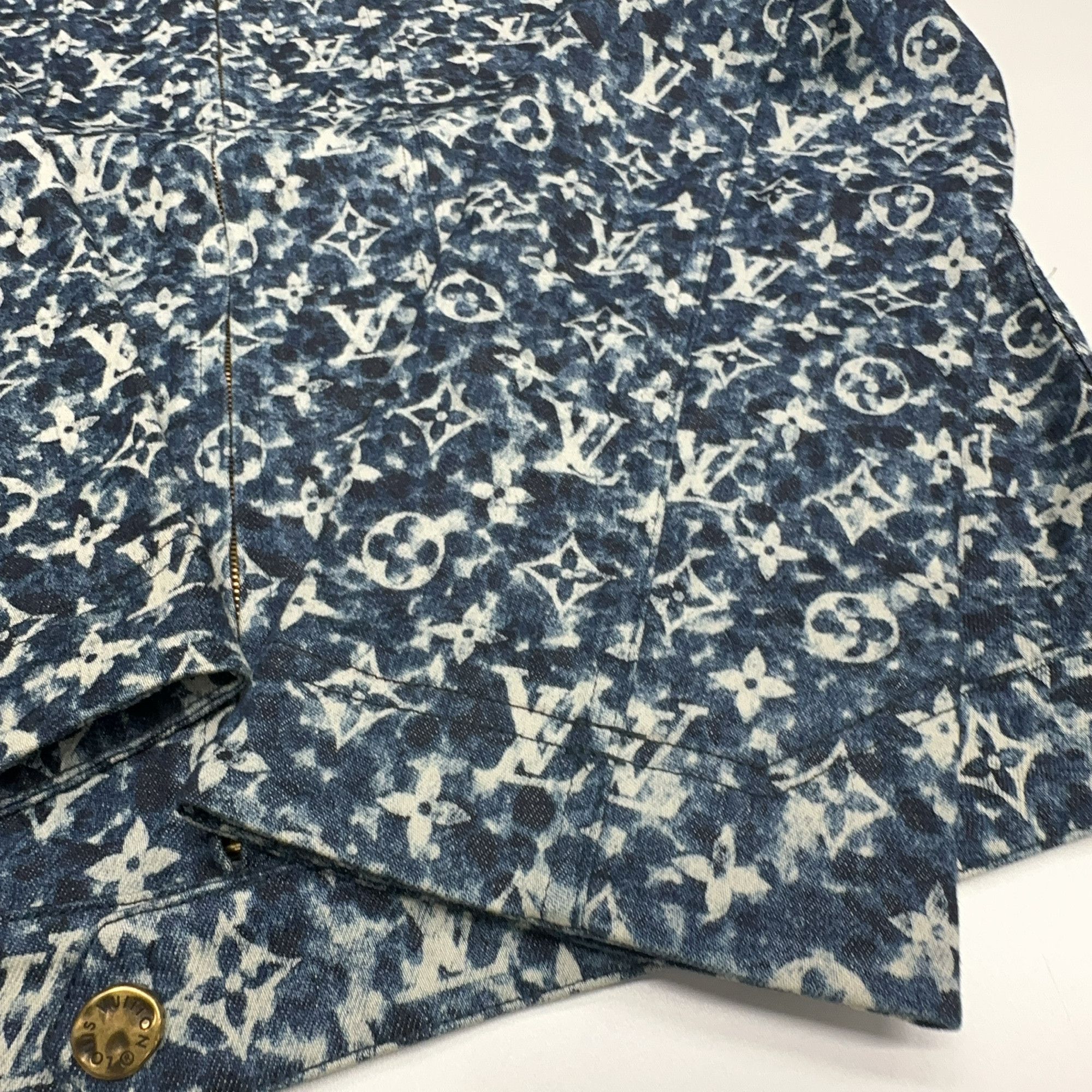 Louis Vuitton Louis Vuitton Monogram Denim Jacket Blue Size 50 Size US M / EU 48-50 / 2 - 7 Thumbnail