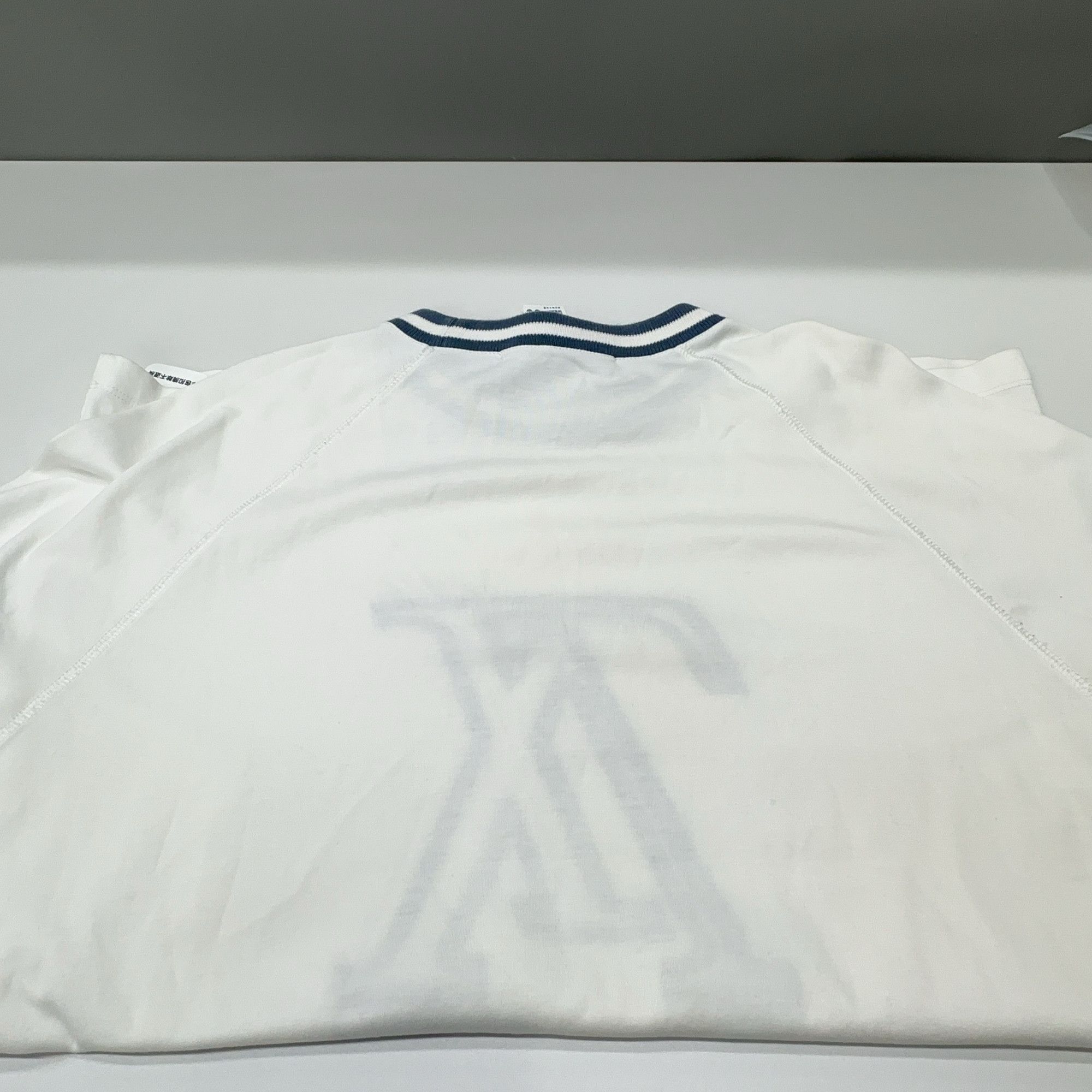 Louis Vuitton Louis Vuitton Embroidered Logo T-Shirt Size M Size US M / EU 48-50 / 2 - 8 Thumbnail
