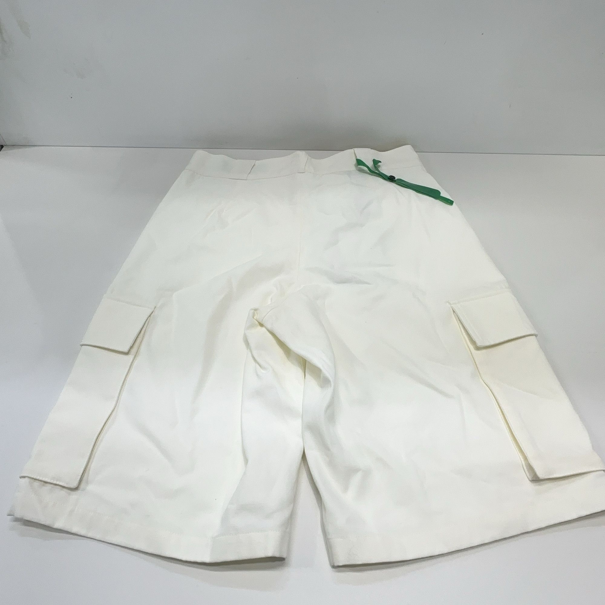 Louis Vuitton Louis Vuitton White Cargo Shorts Size 36 Size US 36 / EU 52 - 8 Thumbnail