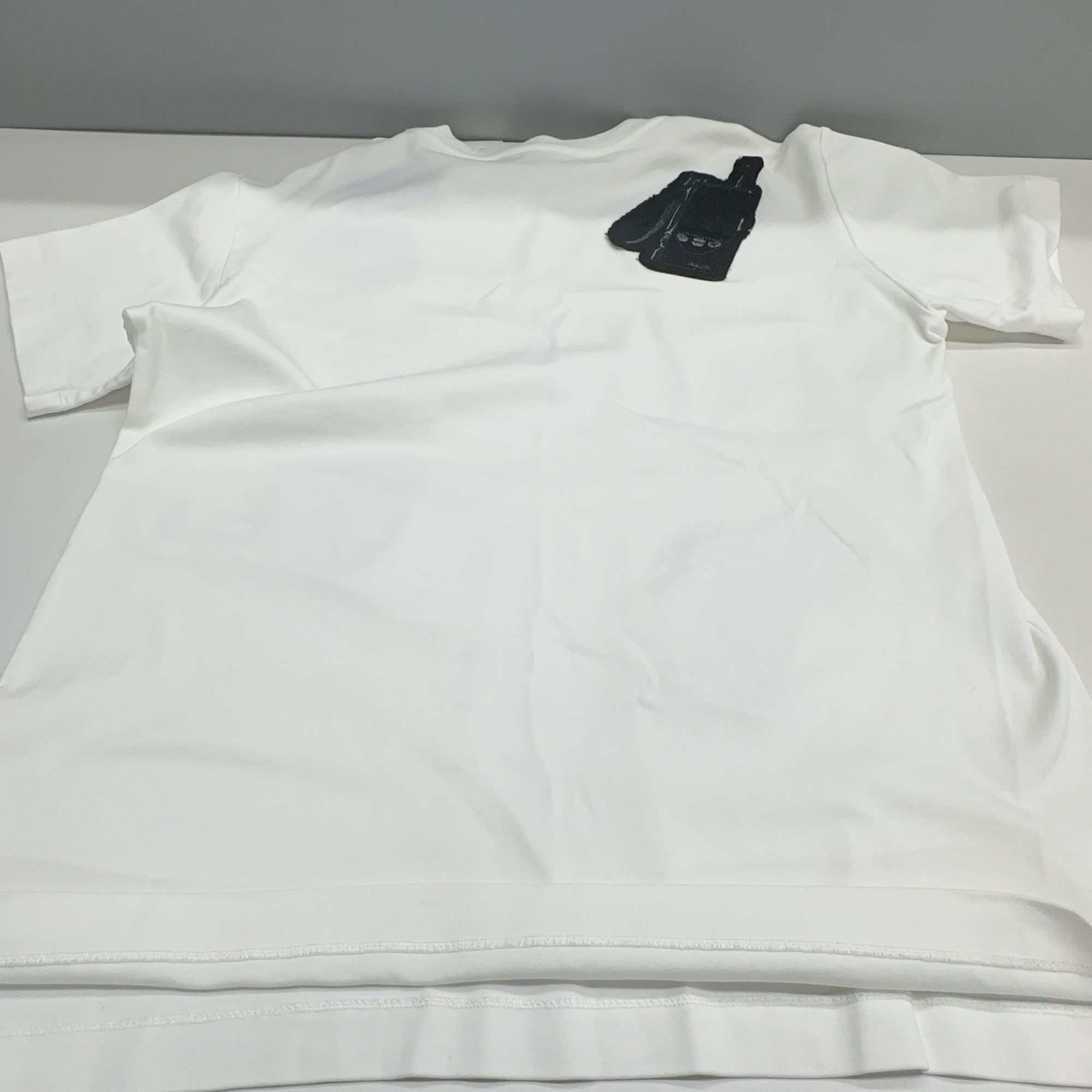 Louis Vuitton Louis Vuitton Patch Short Sleeve T-Shirt Size L Size US L / EU 52-54 / 3 - 8 Thumbnail