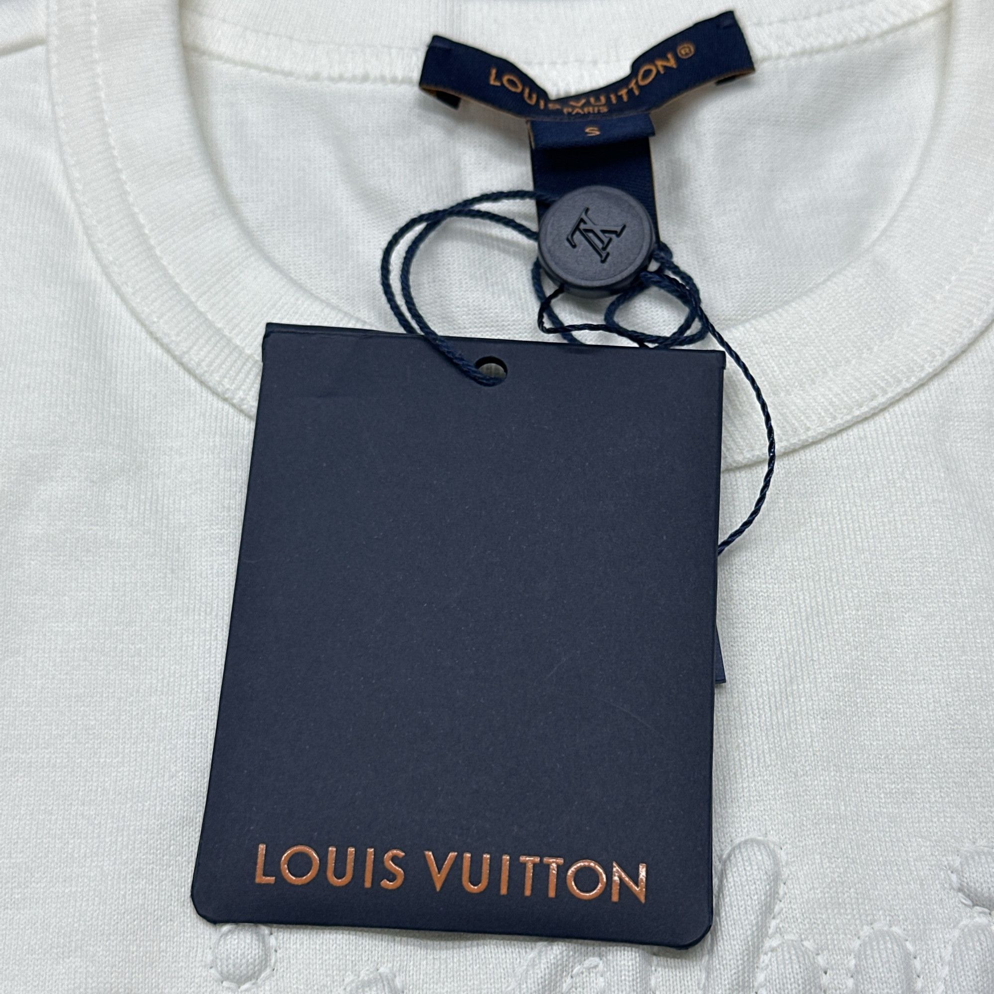 Louis Vuitton Louis Vuitton Embroidered Logo T-Shirt Size S Size S / US 4 / IT 40 - 4 Thumbnail
