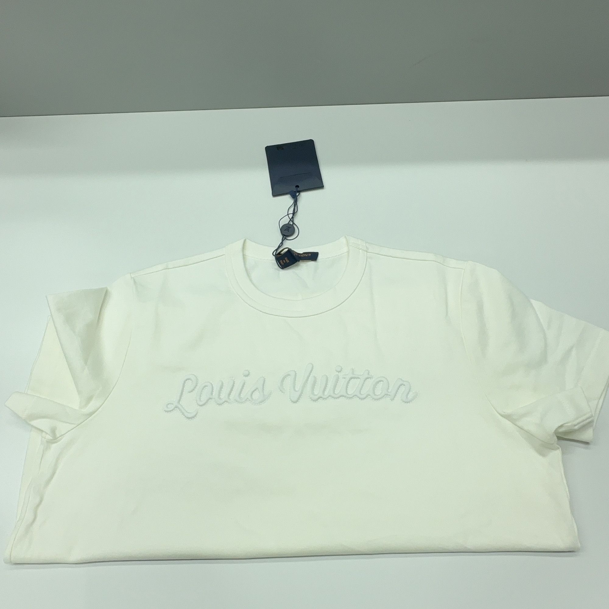 Louis Vuitton Louis Vuitton Embroidered Logo T-Shirt Size S Size S / US 4 / IT 40 - 7 Thumbnail