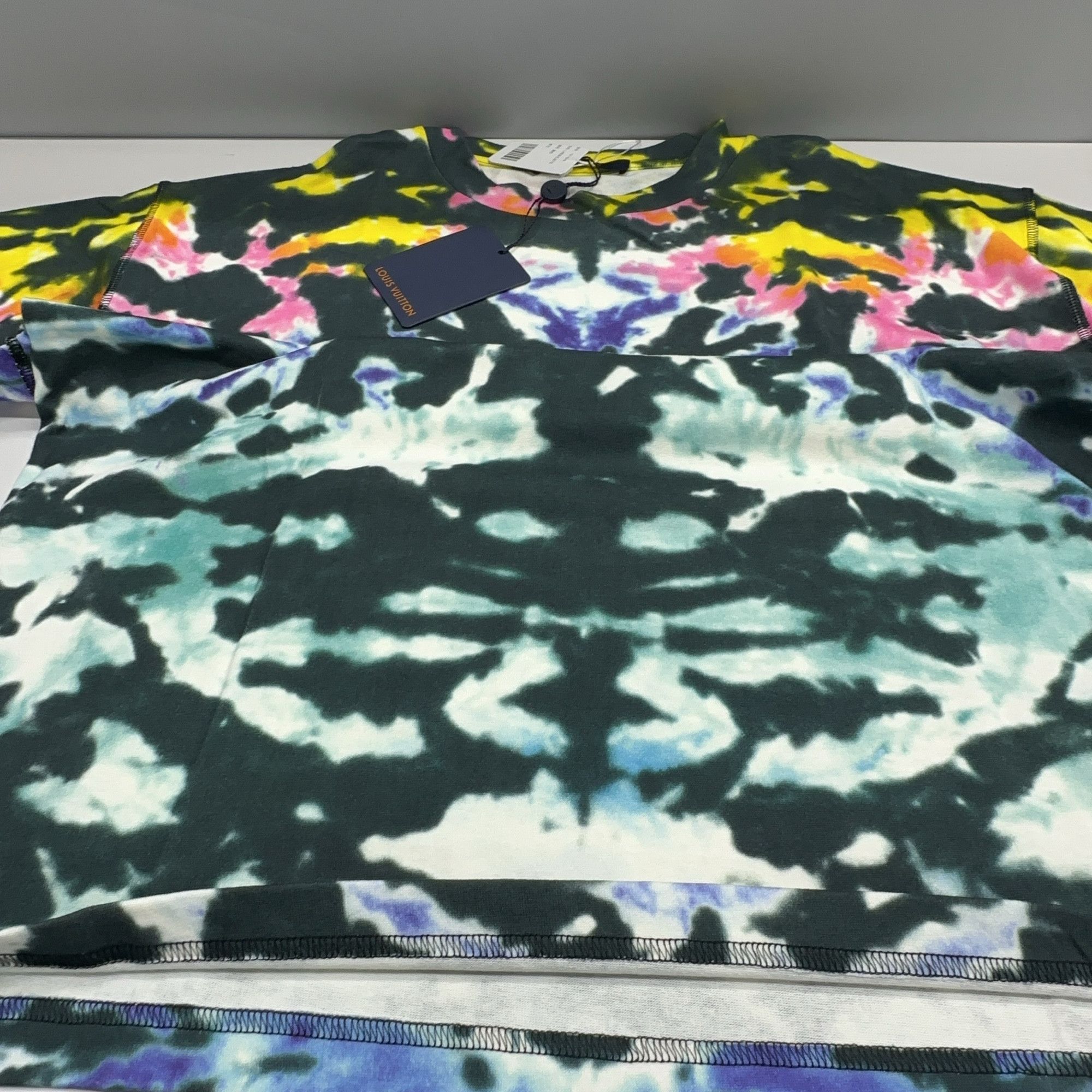 Louis Vuitton Louis Vuitton Tie-Dye Short Sleeve T-Shirt Size M Size US M / EU 48-50 / 2 - 6 Thumbnail