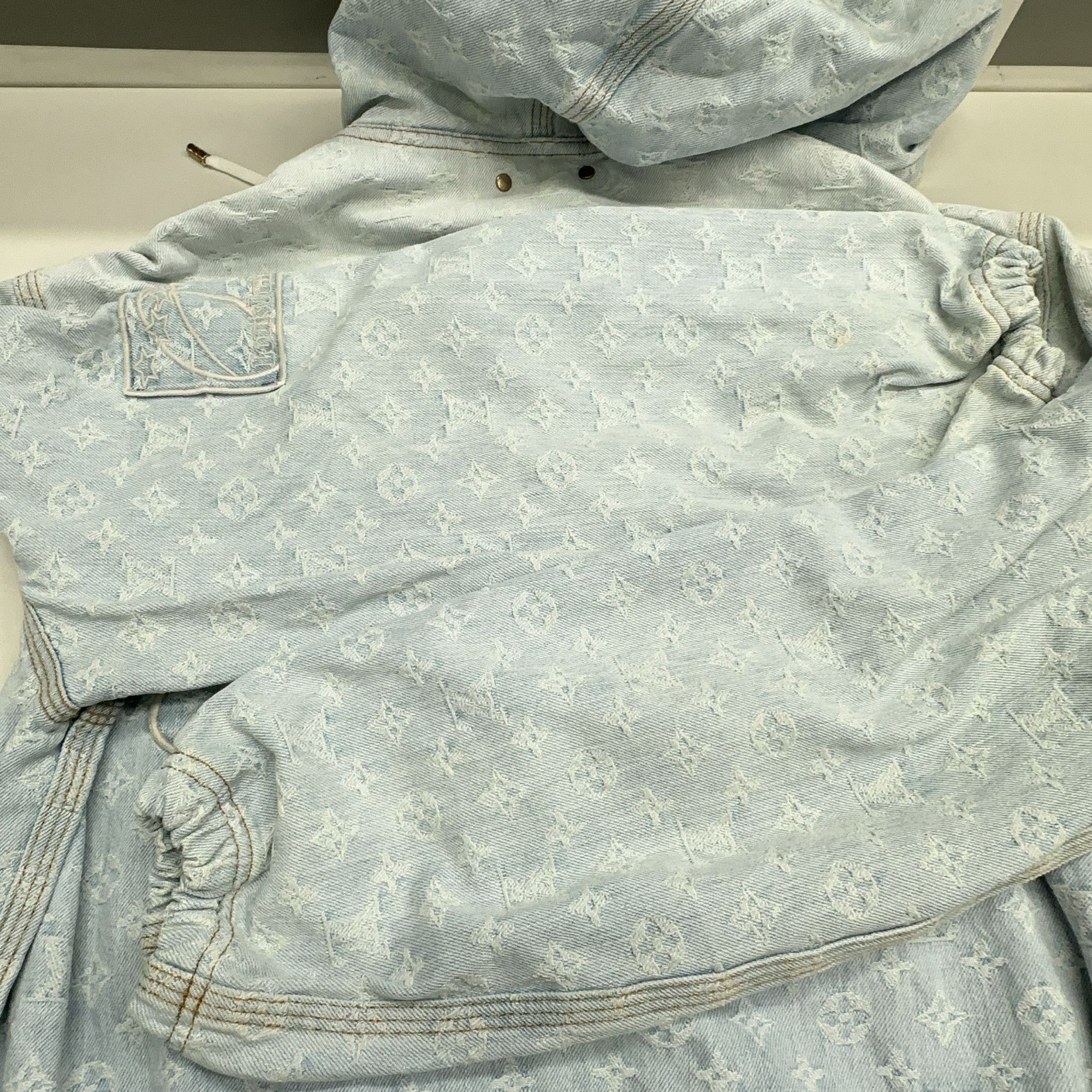 Louis Vuitton Louis Vuitton x NBA Monogram Denim Hoodie Jacket M Size US M / EU 48-50 / 2 - 7 Thumbnail