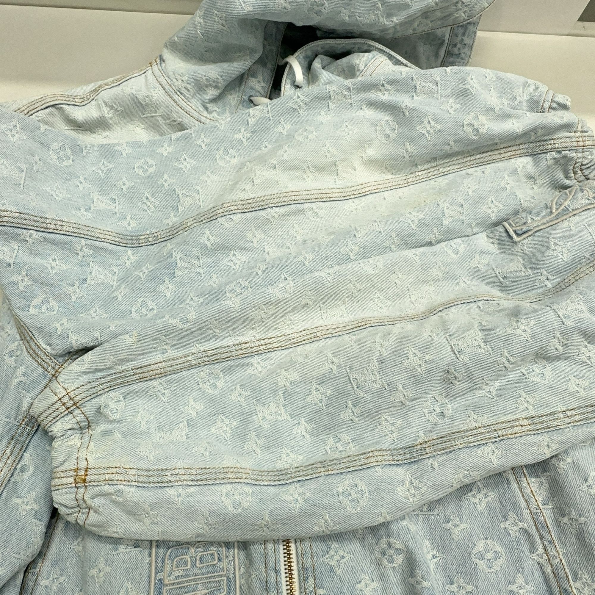 Louis Vuitton Louis Vuitton x NBA Monogram Denim Hoodie Jacket M Size US M / EU 48-50 / 2 - 8 Thumbnail