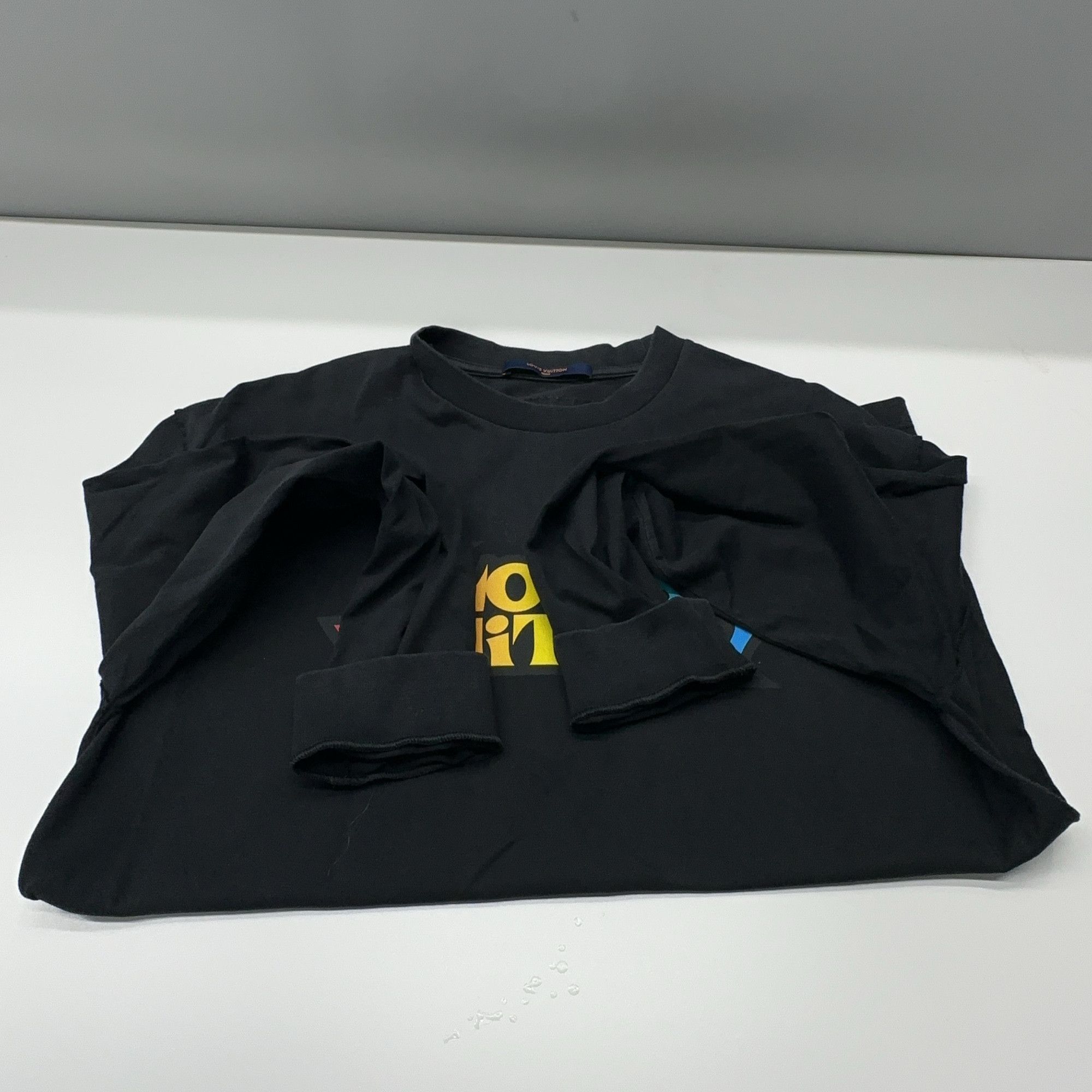 Louis Vuitton Louis Vuitton Rainbow Logo Long Sleeve T-Shirt Size S Size US S / EU 44-46 / 1 - 8 Thumbnail