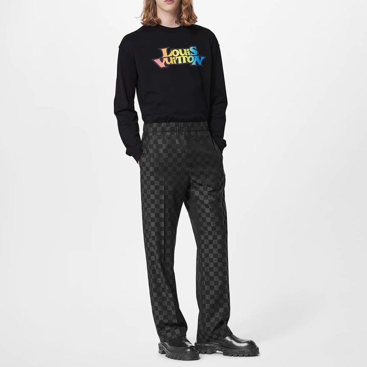 Louis Vuitton Louis Vuitton Rainbow Logo Long Sleeve T-Shirt Size S Size US S / EU 44-46 / 1 - 14 Thumbnail