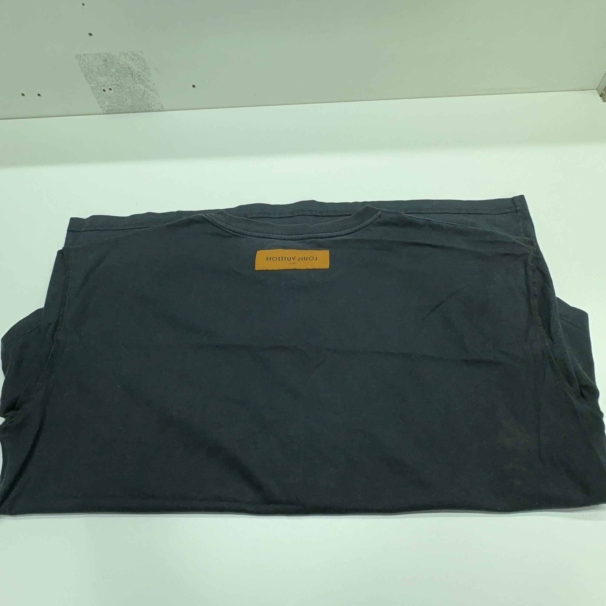 Louis Vuitton Louis Vuitton Graphic Logo T-Shirt Size XL Size US XL / EU 56 / 4 - 12 Thumbnail