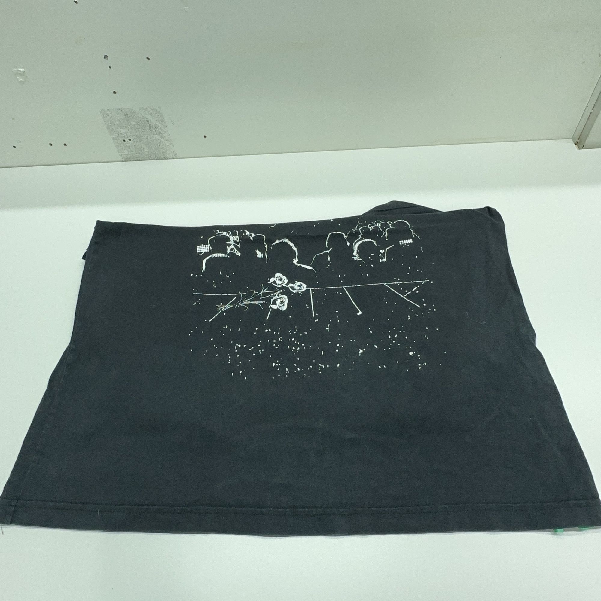 Louis Vuitton Louis Vuitton Graphic Logo T-Shirt Size XL Size US XL / EU 56 / 4 - 10 Thumbnail