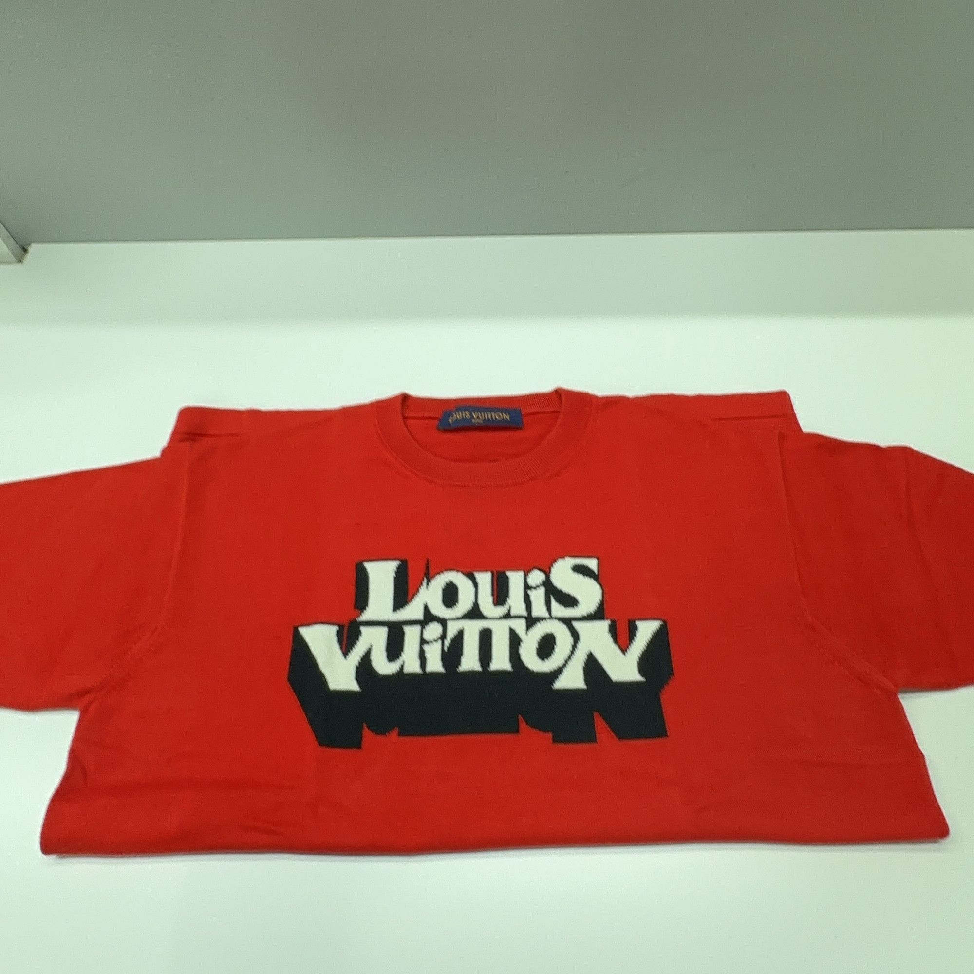 Louis Vuitton Louis Vuitton Logo T-Shirt Red Size M Size US M / EU 48-50 / 2 - 6 Thumbnail