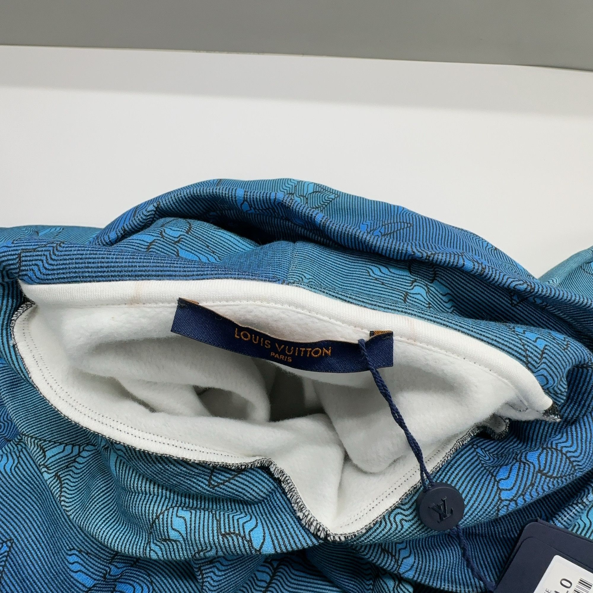 Louis Vuitton Louis Vuitton Allover Monogram Hoodie Size L Size US L / EU 52-54 / 3 - 6 Thumbnail