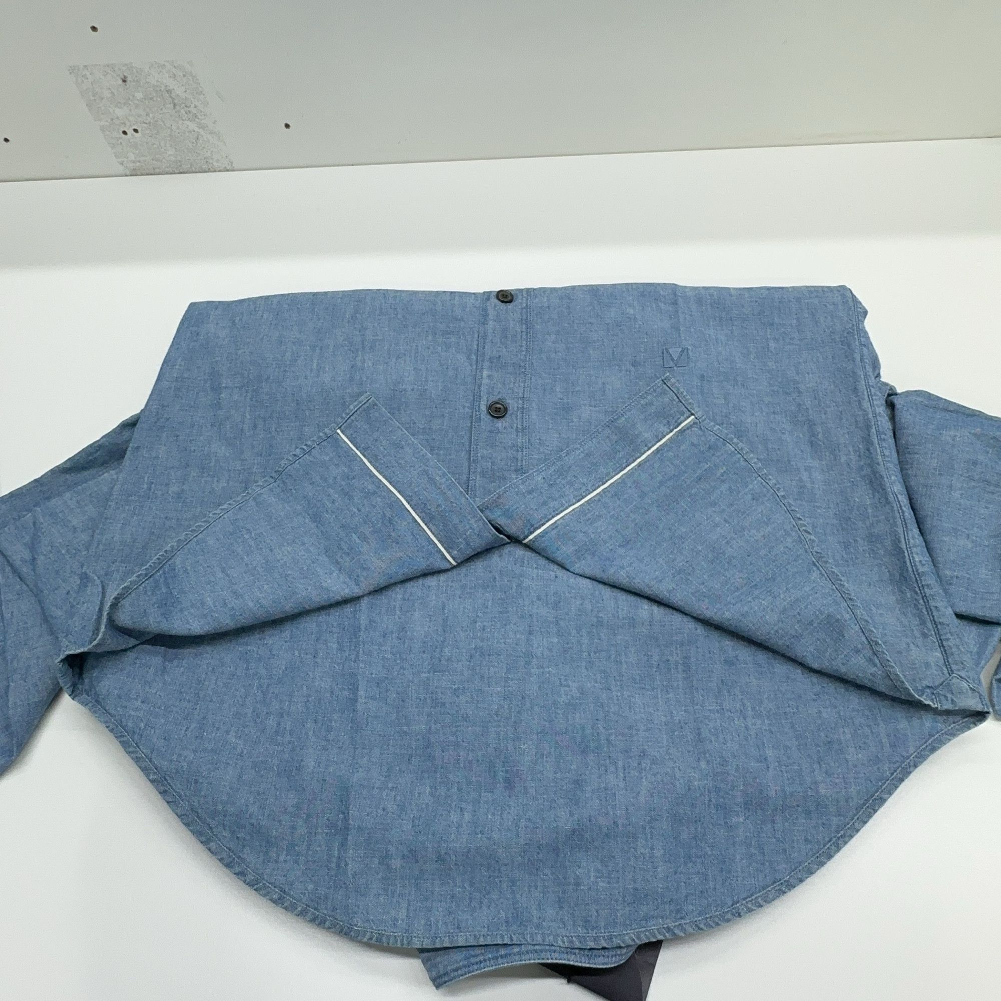 Louis Vuitton Louis Vuitton Chambray Utility Shirt Size S Size US S / EU 44-46 / 1 - 10 Thumbnail