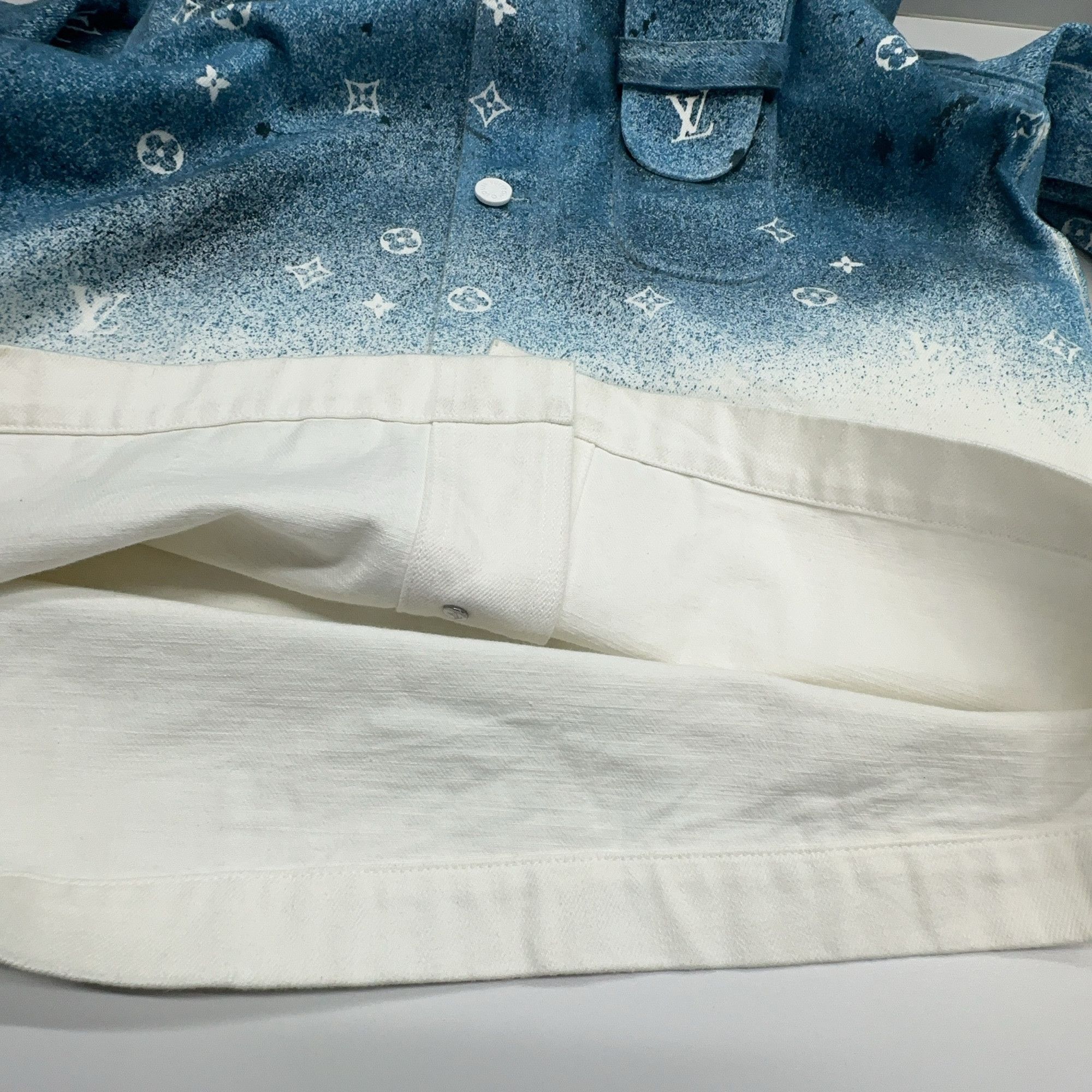 Louis Vuitton Louis Vuitton Monogram Gradient Denim Shirt Size S Size US S / EU 44-46 / 1 - 5 Thumbnail