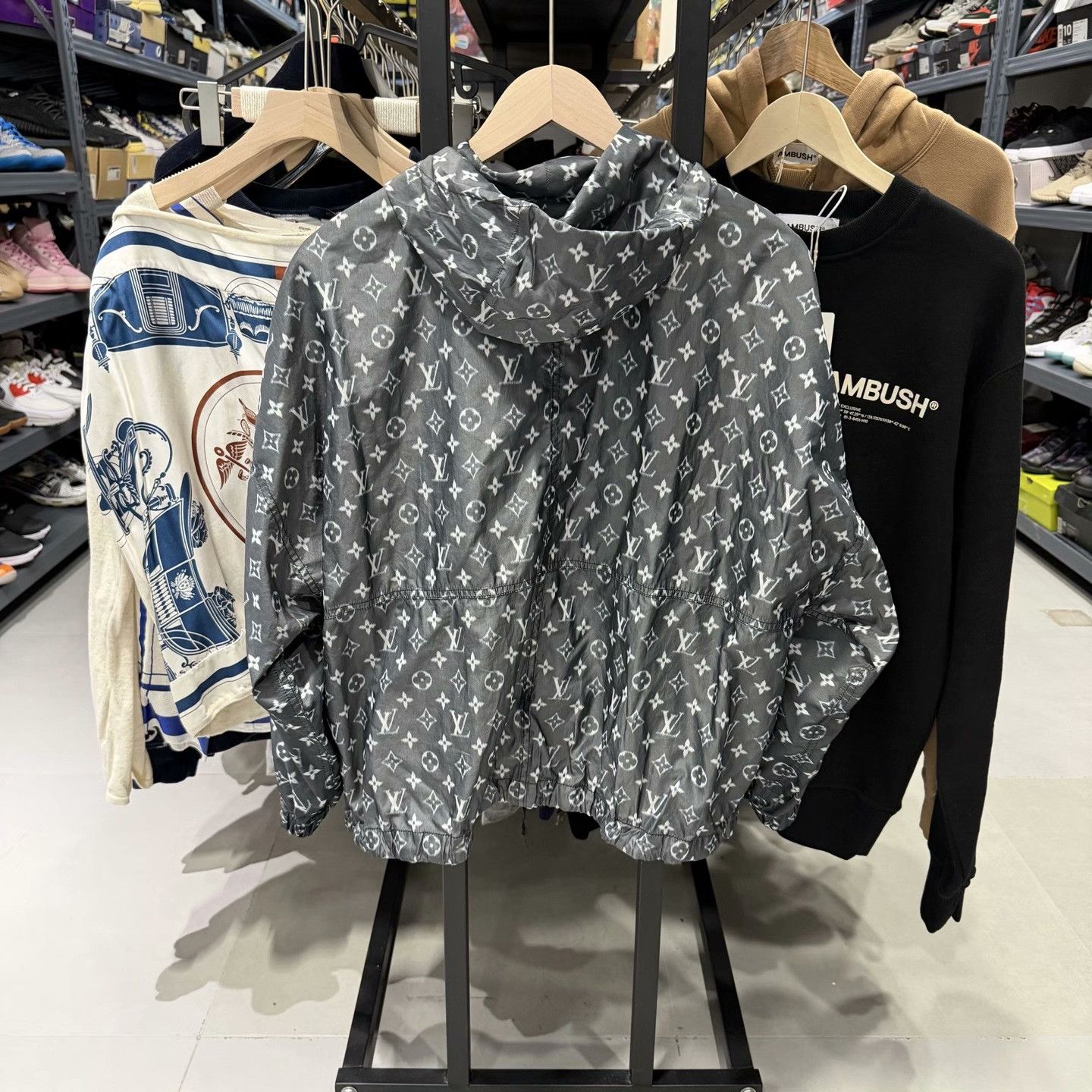 Louis Vuitton Louis Vuitton Monogram Jacket Size 34 Size XS / US 0-2 / IT 36-38 - 3 Thumbnail