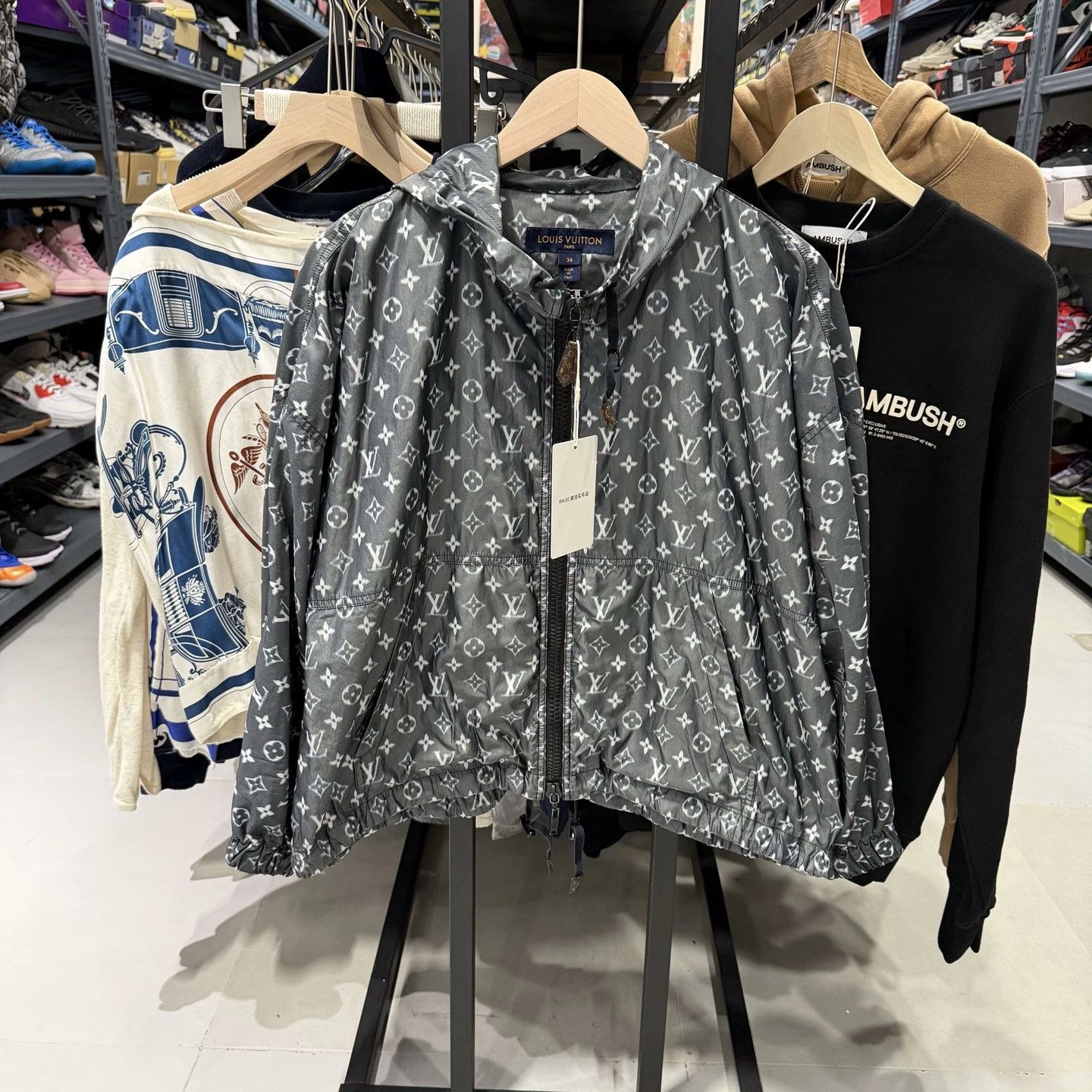 Louis Vuitton Louis Vuitton Monogram Jacket Size 34 Size XS / US 0-2 / IT 36-38 - 2 Thumbnail